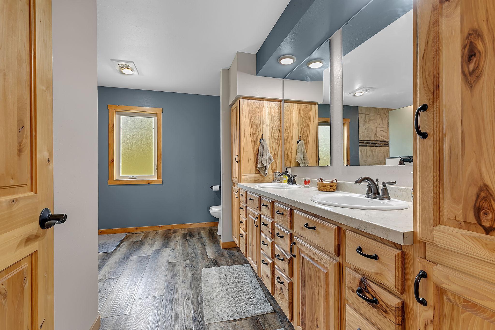 2019 single family home for sale at 1315 Karnis Drive NW in Alexandria, MN — 9 bed, 6 bath (photo 35 of 79)