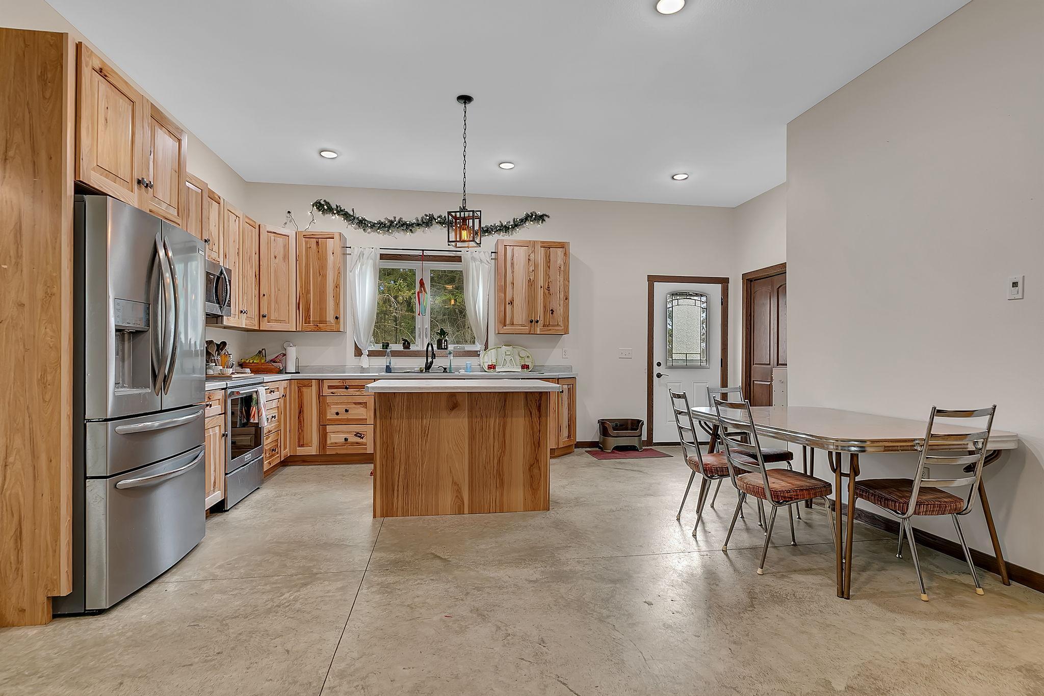 2019 single family home for sale at 1315 Karnis Drive NW in Alexandria, MN — 9 bed, 6 bath (photo 65 of 79)