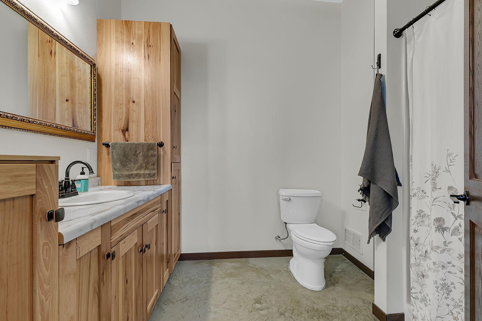 2019 single family home for sale at 1315 Karnis Drive NW in Alexandria, MN — 9 bed, 6 bath (photo 73 of 79)