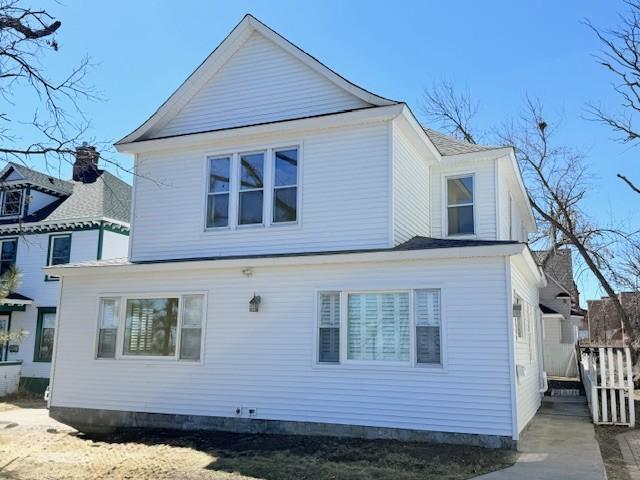 1900 single family home for sale at 609 Lake Boulevard NE in Bemidji, MN — 5 bed, 5 bath (photo 2 of 29)