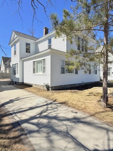 1900 single family home for sale at 609 Lake Boulevard NE in Bemidji, MN — 5 bed, 5 bath (photo 2 of 37)
