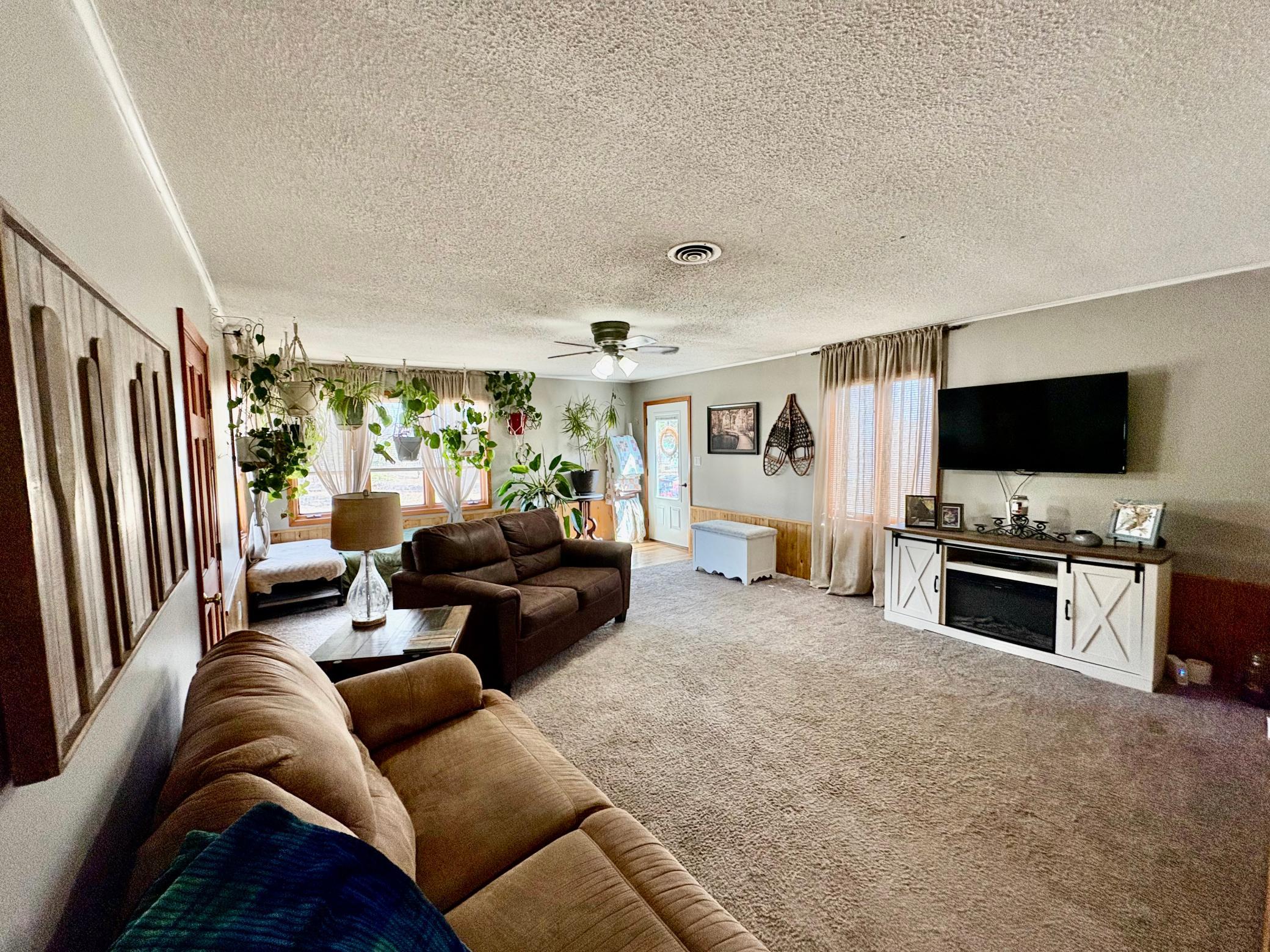 1945 single family home for sale at 121 5th Avenue NW in Baudette, MN — 3 bed, 2 bath (photo 11 of 22)