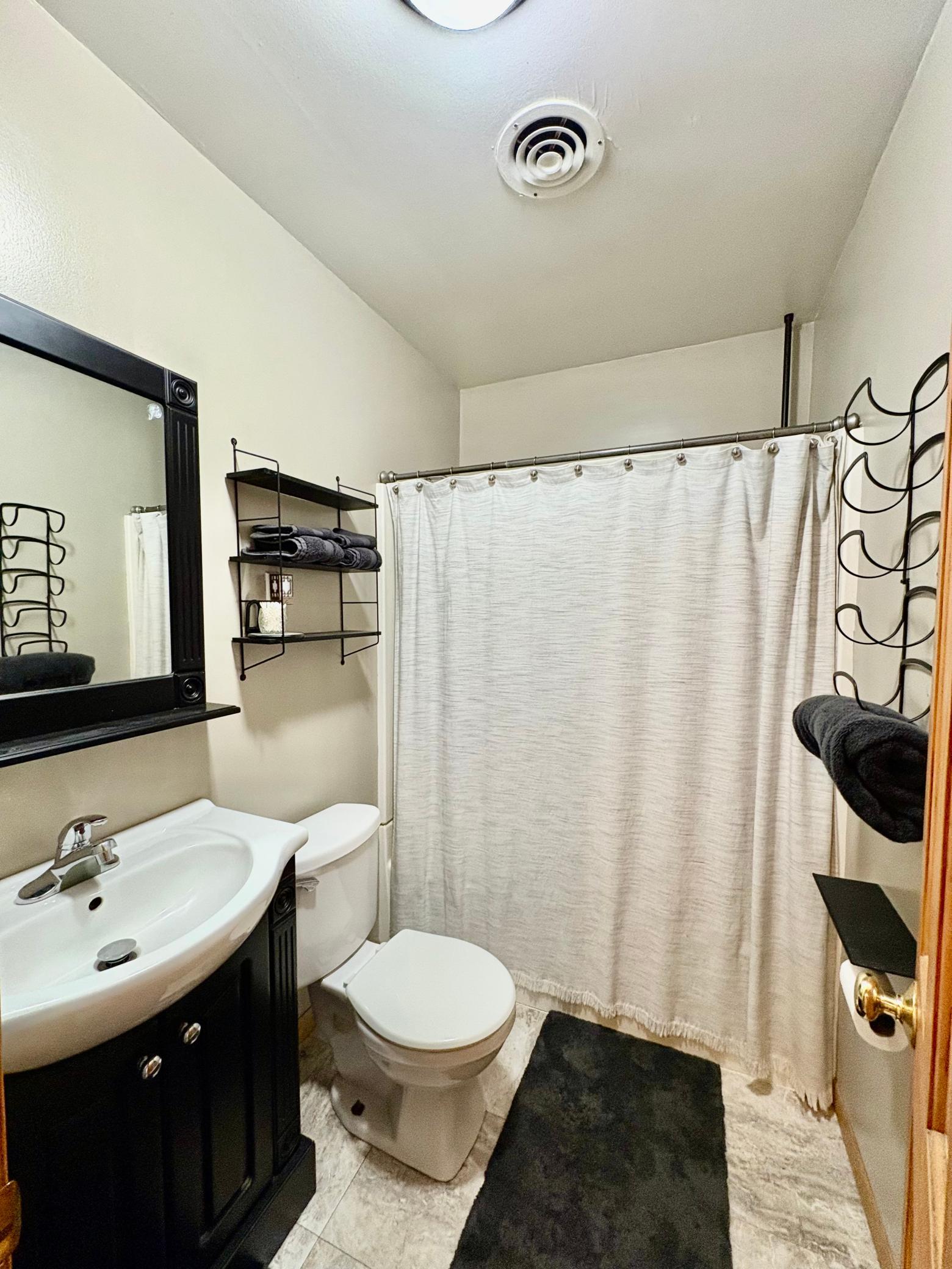 1945 single family home for sale at 121 5th Avenue NW in Baudette, MN — 3 bed, 2 bath (photo 16 of 22)