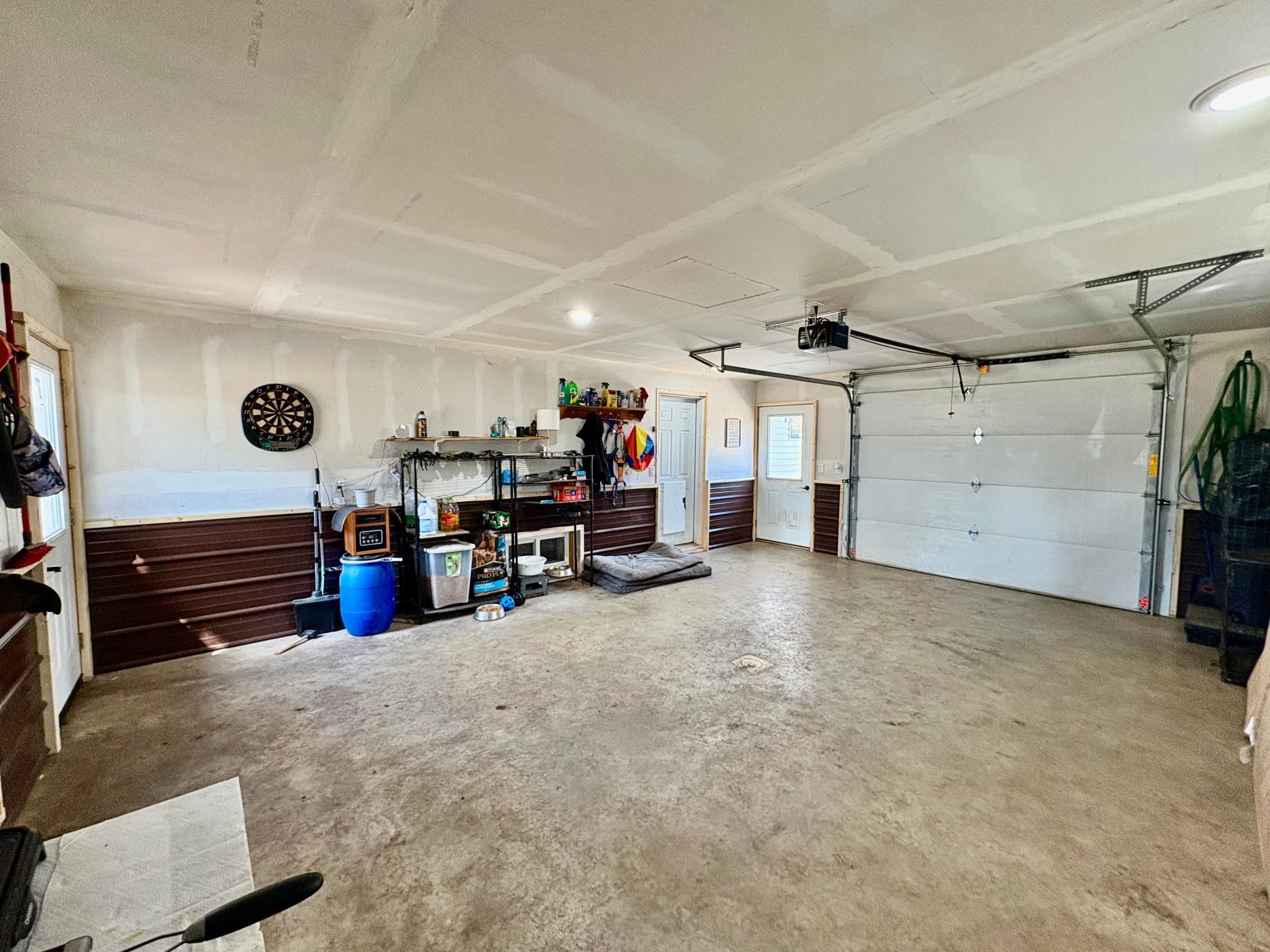 1945 single family home for sale at 121 5th Avenue NW in Baudette, MN — 3 bed, 2 bath (photo 7 of 22)