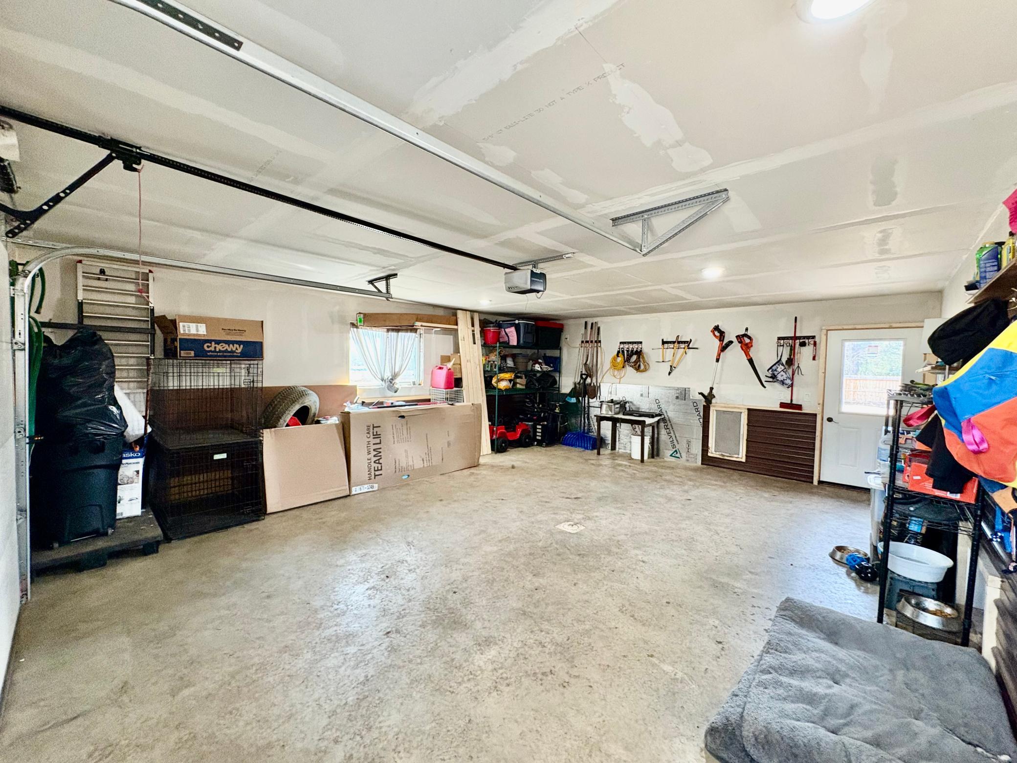1945 single family home for sale at 121 5th Avenue NW in Baudette, MN — 3 bed, 2 bath (photo 8 of 22)