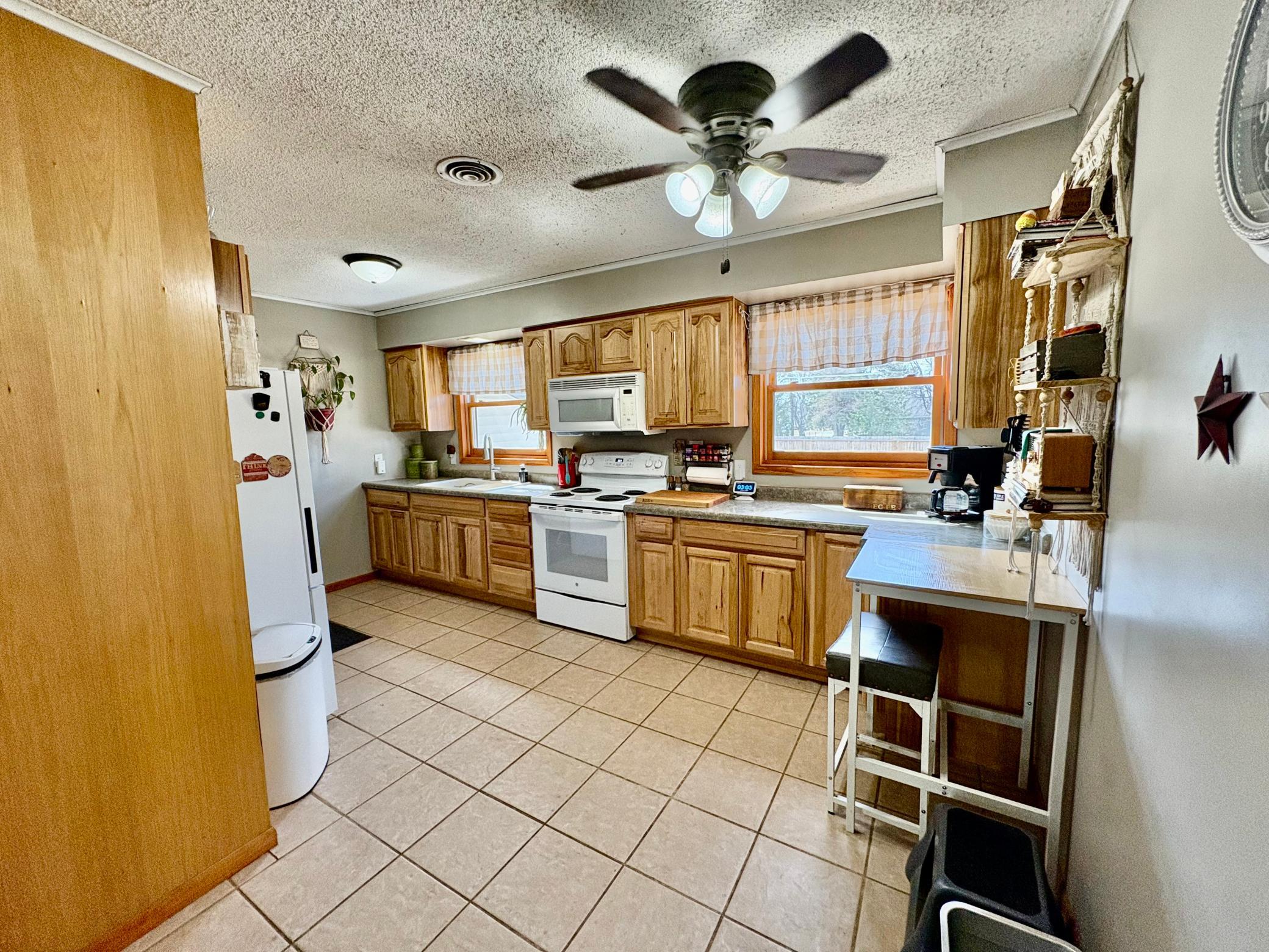 1945 single family home for sale at 121 5th Avenue NW in Baudette, MN — 3 bed, 2 bath (photo 10 of 22)