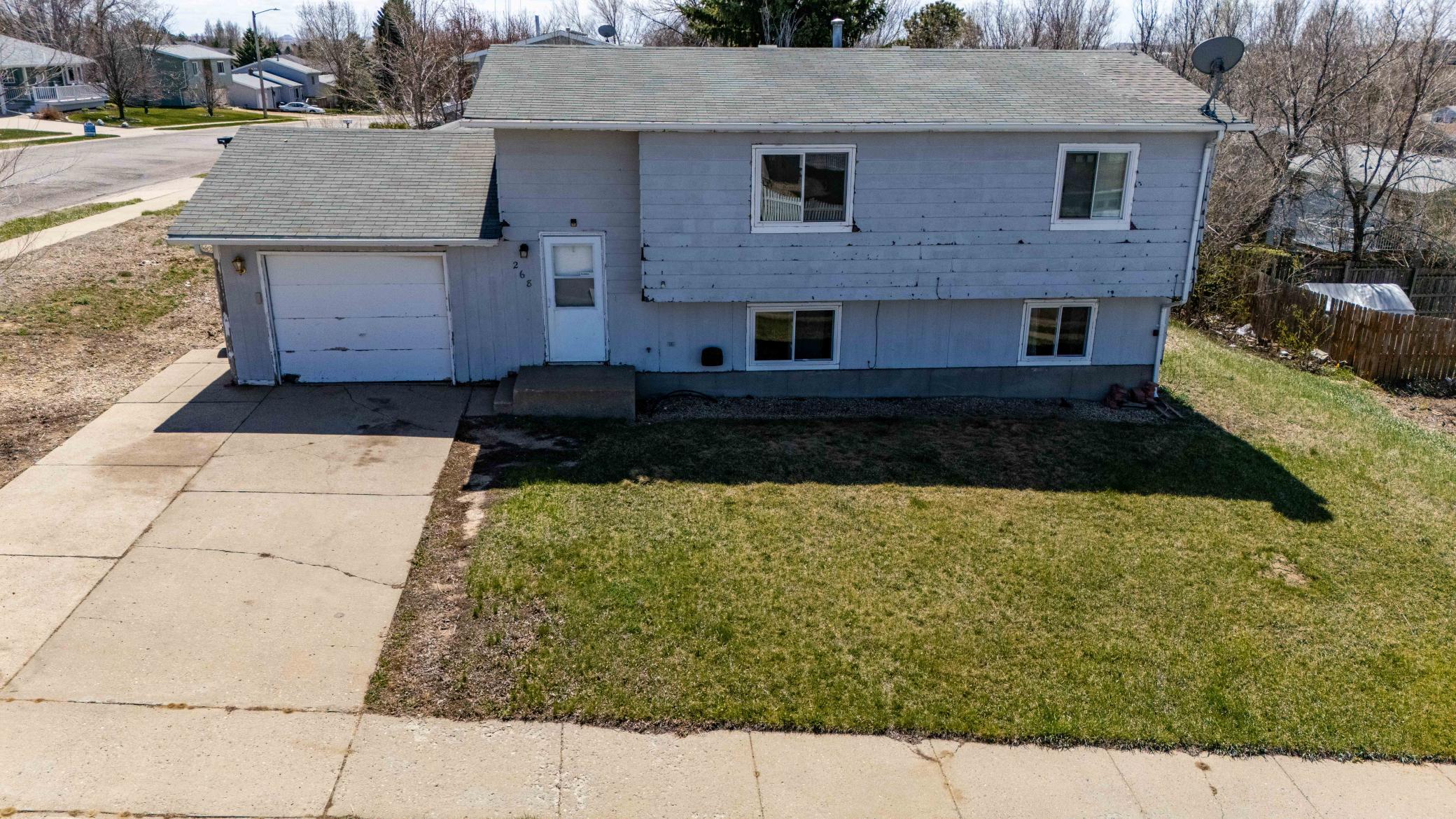 11 6th Avenue W, Dickinson ND 58601 - Photo 14 of 48