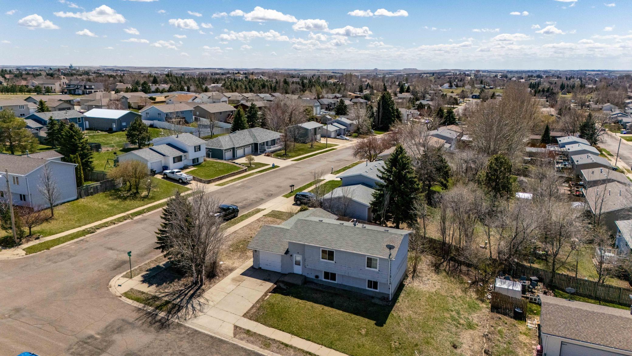 11 6th Avenue W, Dickinson ND 58601 - Photo 15 of 48