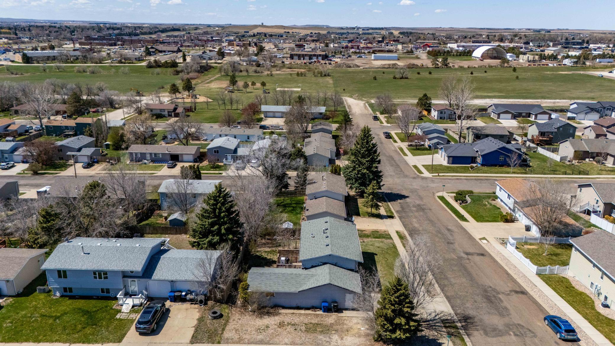 11 6th Avenue W, Dickinson ND 58601 - Photo 17 of 48