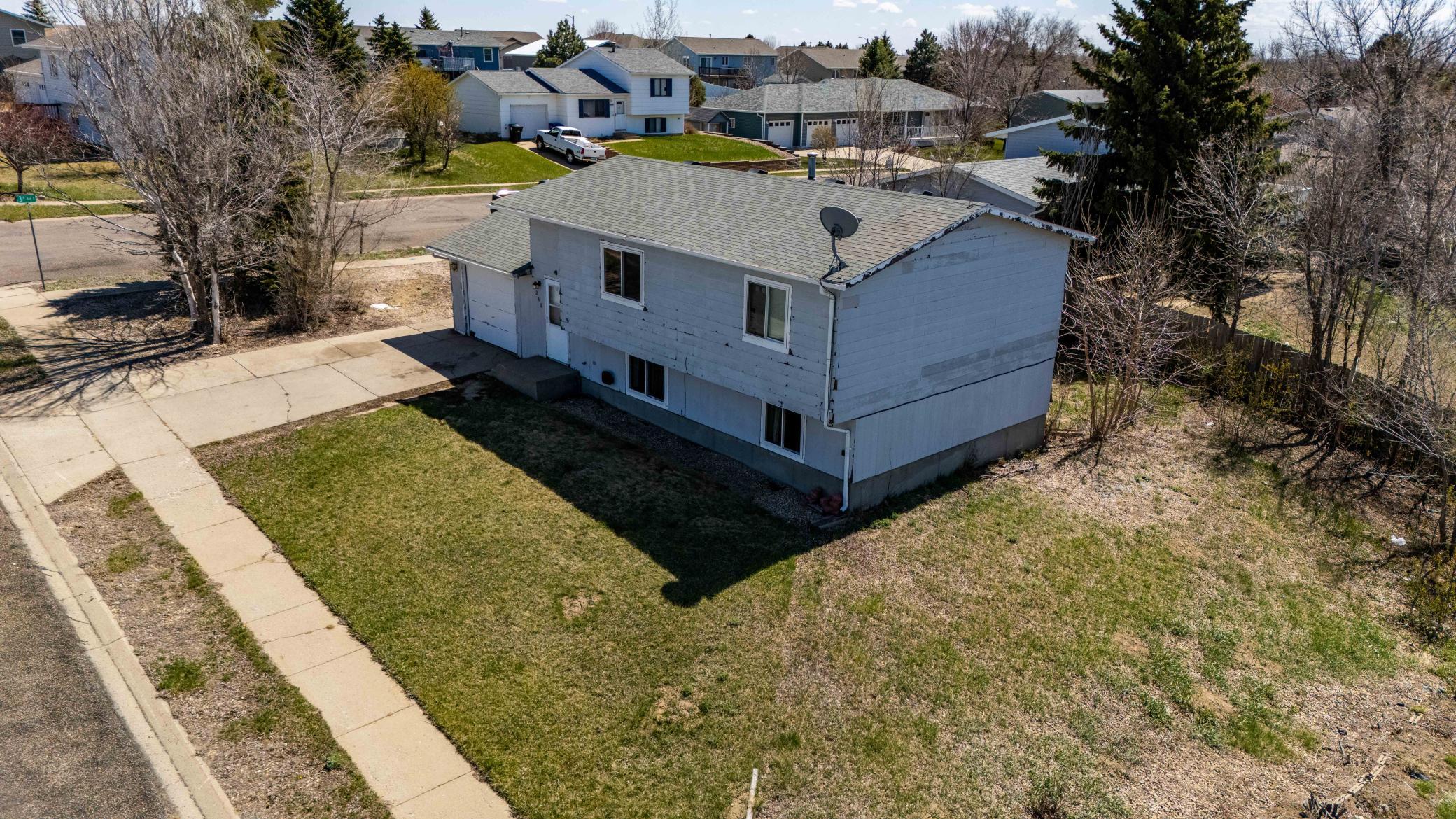 11 6th Avenue W, Dickinson ND 58601 - Photo 22 of 48