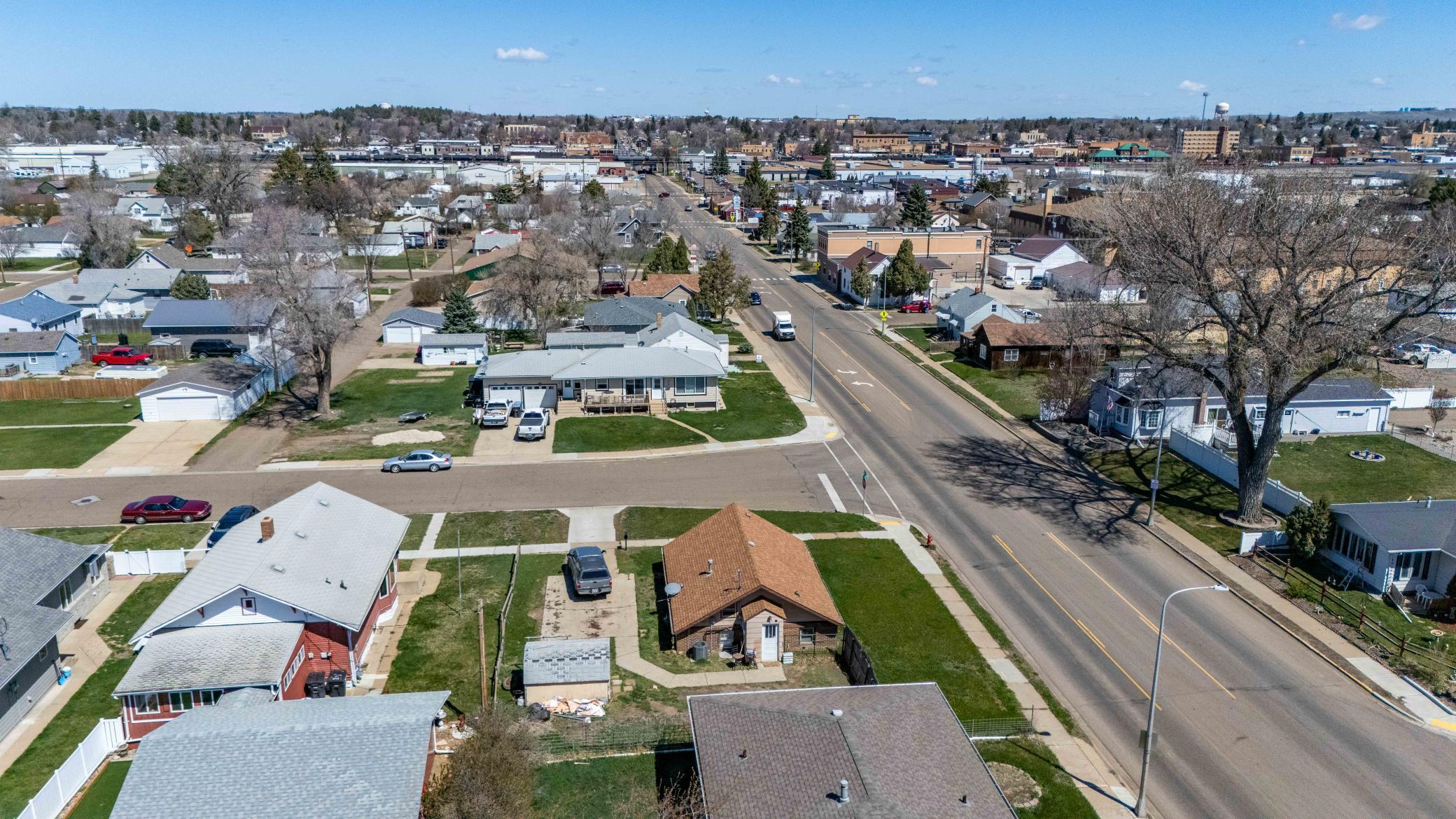 11 6th Avenue W, Dickinson ND 58601 - Photo 27 of 48