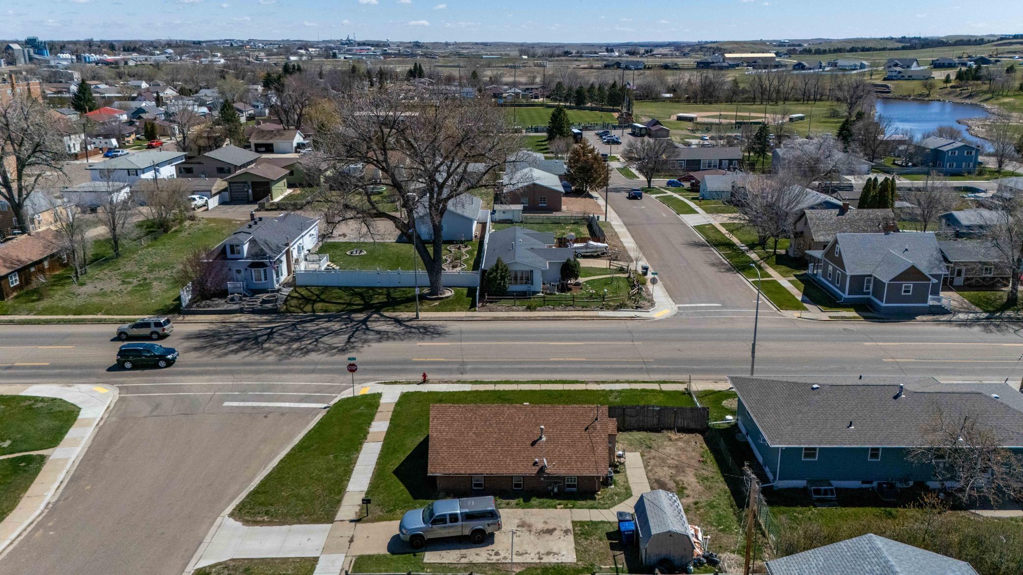 11 6th Avenue W, Dickinson ND 58601 - Photo 28 of 48