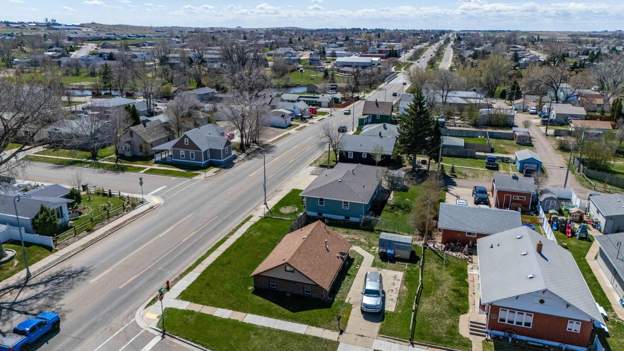 11 6th Avenue W, Dickinson ND 58601 - Photo 29 of 48