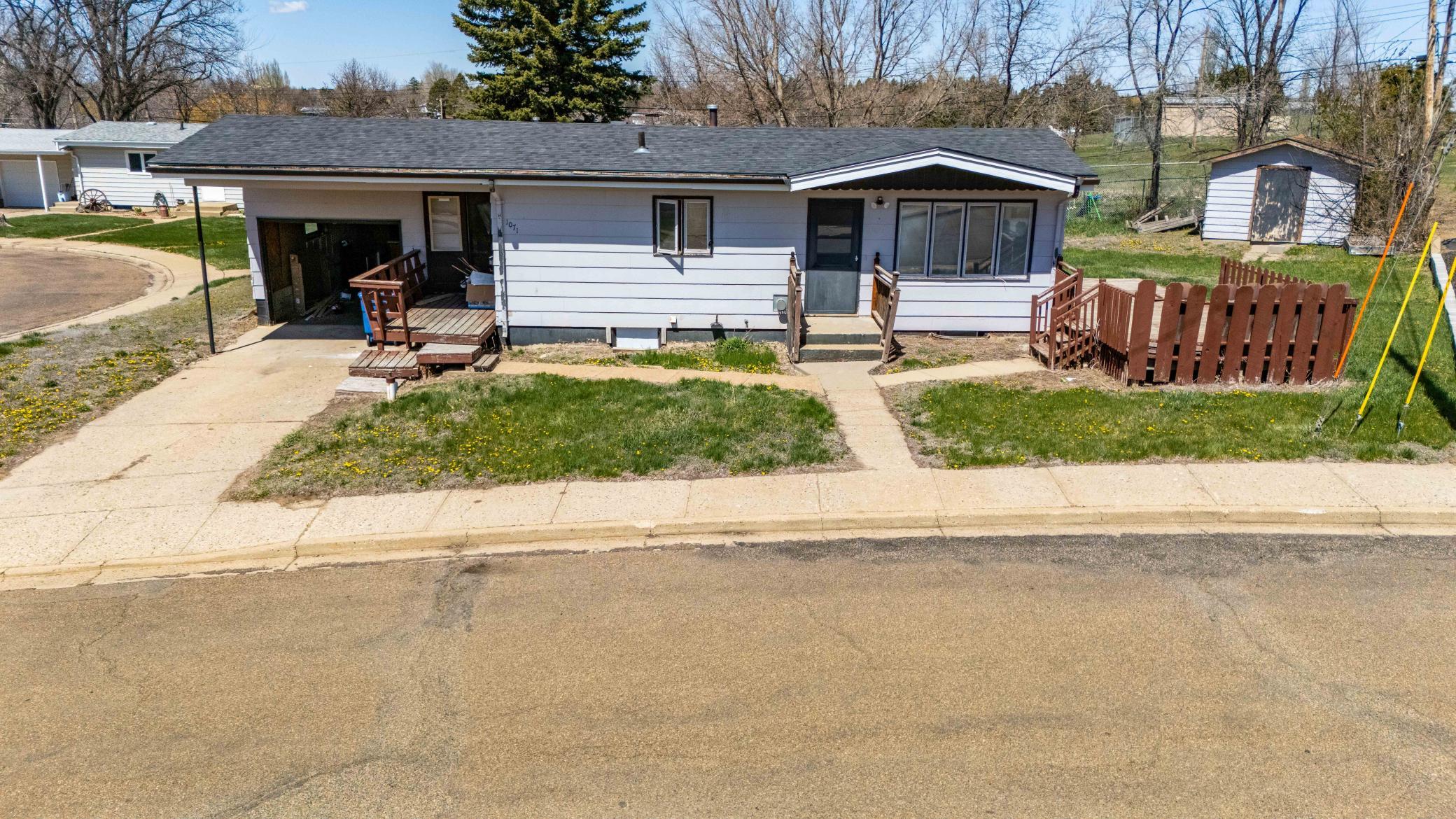 11 6th Avenue W, Dickinson ND 58601 - Photo 46 of 48