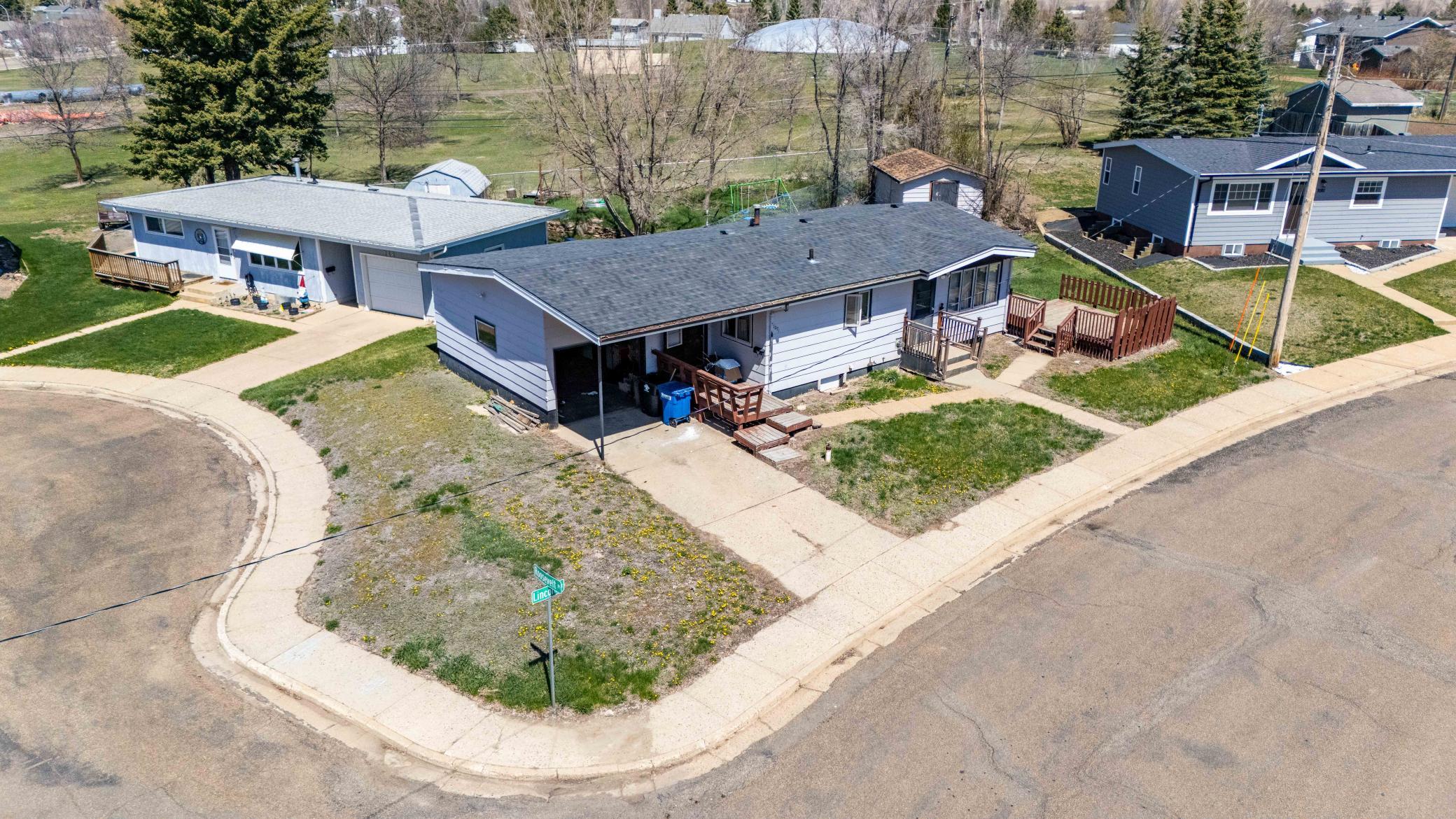 11 6th Avenue W, Dickinson ND 58601 - Photo 47 of 48