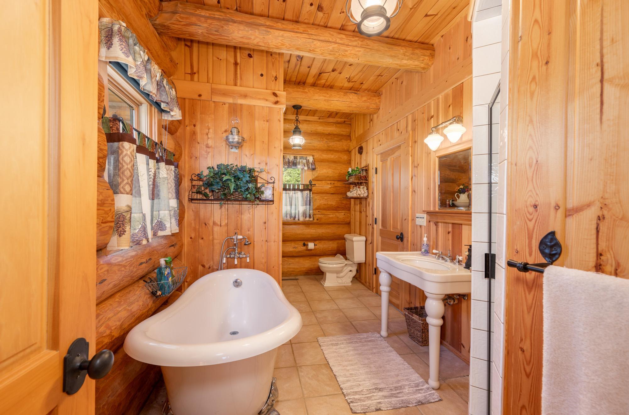1999 single family home for sale at 51748 Pine Point Lane in Bigfork, MN — 4 bed, 5 bath (photo 27 of 80)