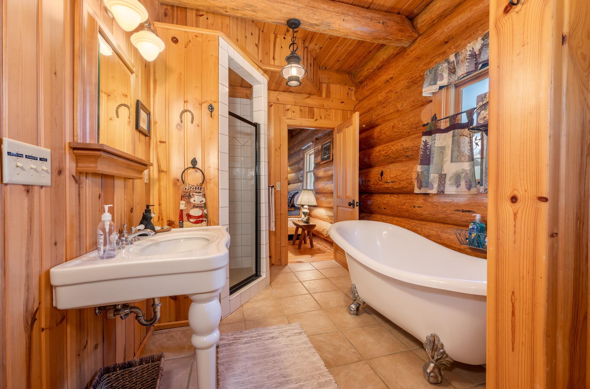 1999 single family home for sale at 51748 Pine Point Lane in Bigfork, MN — 4 bed, 5 bath (photo 28 of 80)
