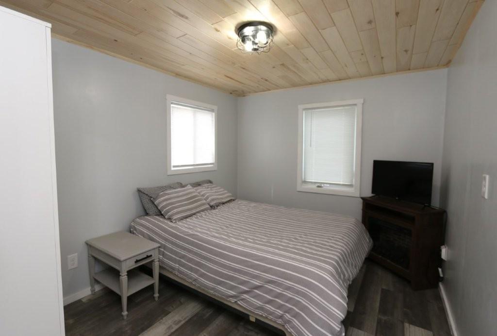 1960 single family home for sale at 45674 County Highway 31 in Pelican Rapids, MN — 2 bed, 1 bath (photo 10 of 18)