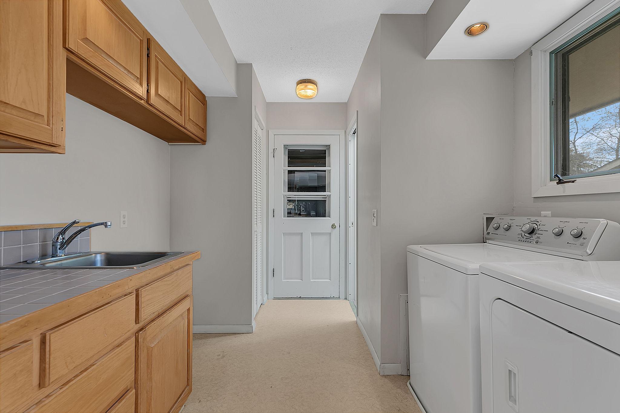 1961 single family home for sale at 3604 Crestwood Drive NE in Alexandria, MN — 2 bed, 3 bath (photo 19 of 59)