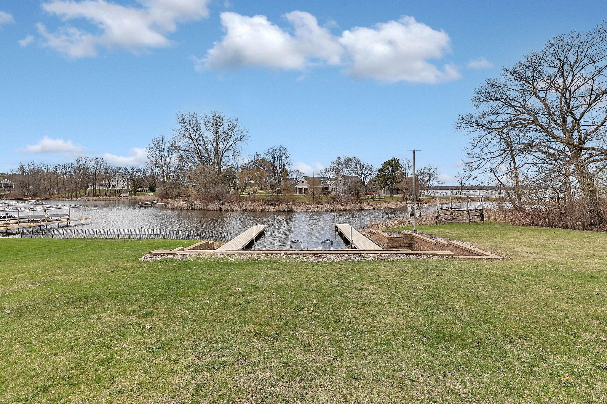 1961 single family home for sale at 3604 Crestwood Drive NE in Alexandria, MN — 2 bed, 3 bath (photo 4 of 59)