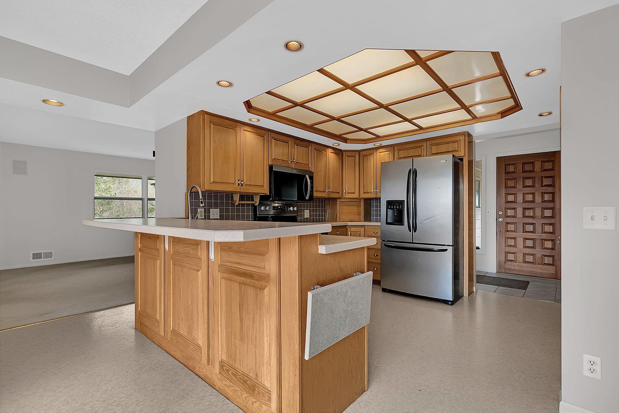1961 single family home for sale at 3604 Crestwood Drive NE in Alexandria, MN — 2 bed, 3 bath (photo 6 of 59)