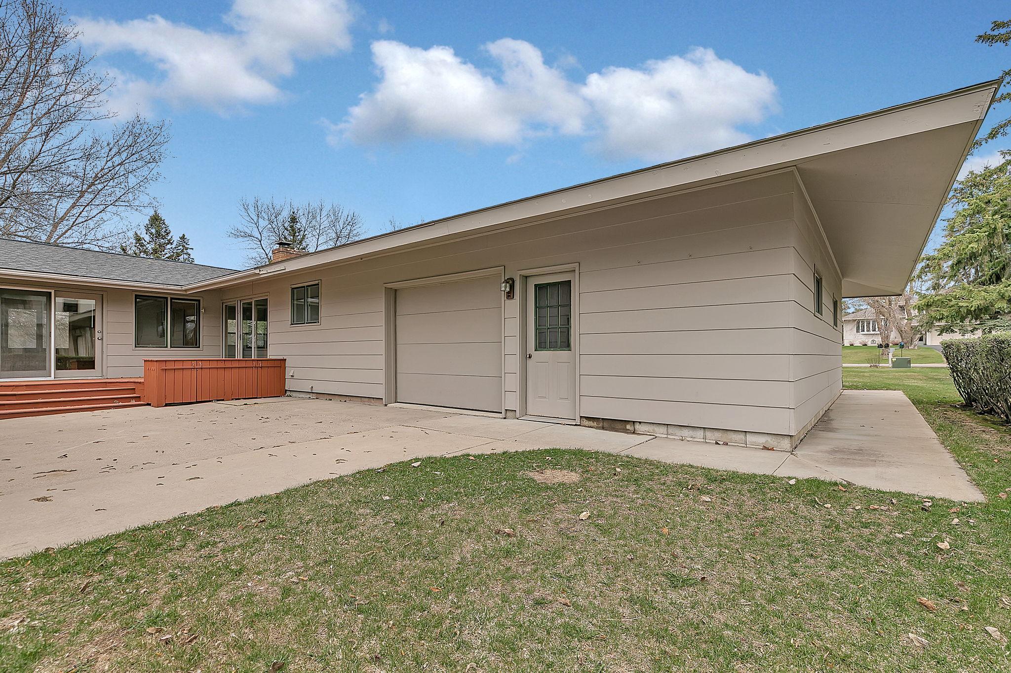 1961 single family home for sale at 3604 Crestwood Drive NE in Alexandria, MN — 2 bed, 3 bath (photo 53 of 59)
