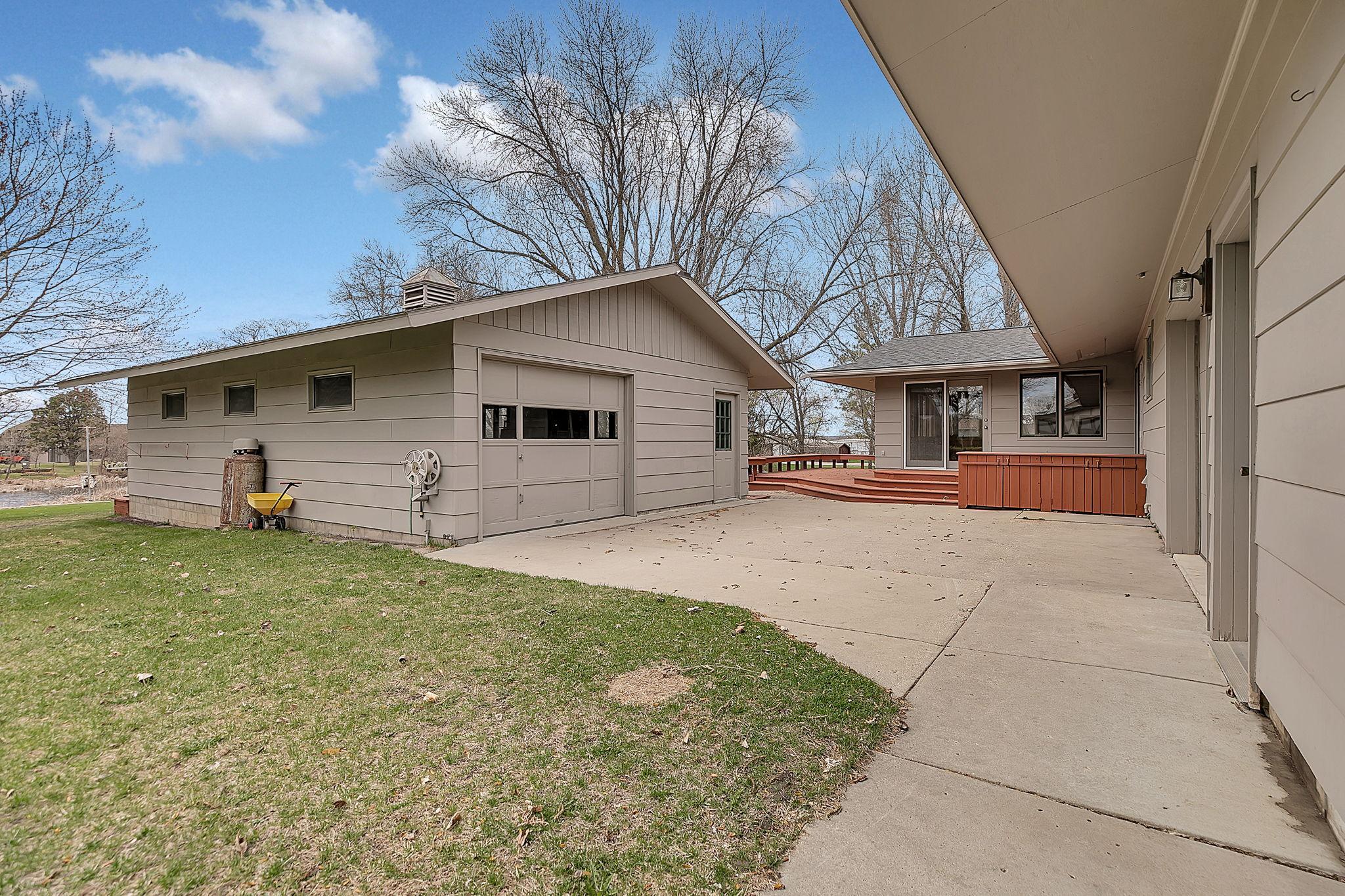 1961 single family home for sale at 3604 Crestwood Drive NE in Alexandria, MN — 2 bed, 3 bath (photo 58 of 59)