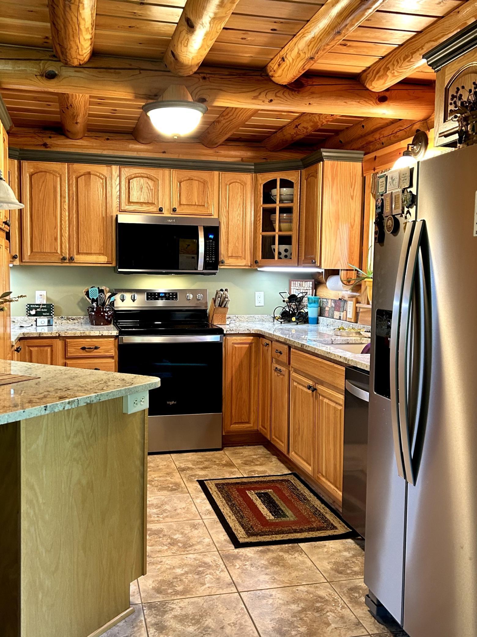 2004 single family home for sale at 19605 Jigsaw Drive in Park Rapids, MN — 2 bed, 3 bath (photo 17 of 57)