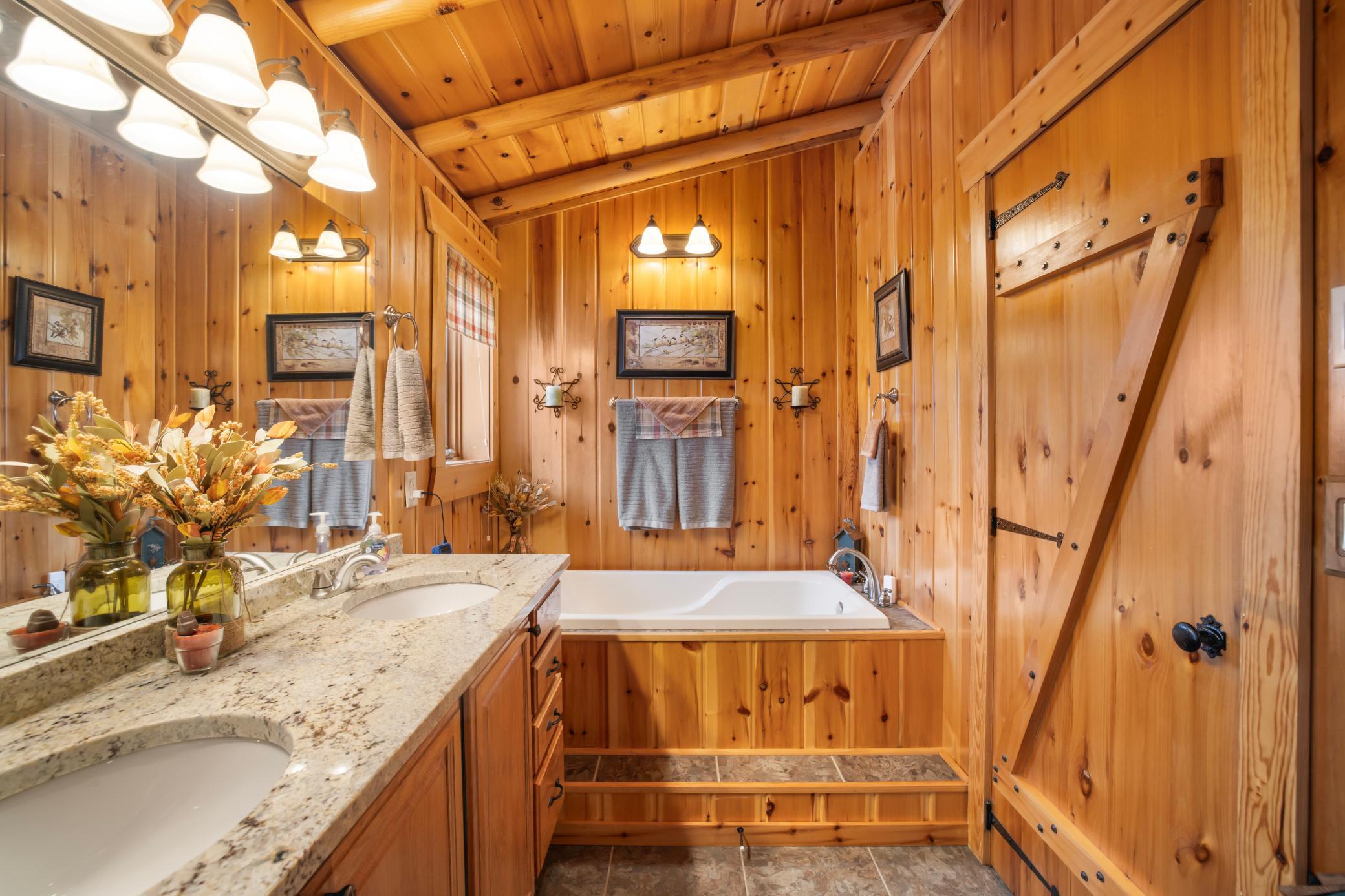 2004 single family home for sale at 19605 Jigsaw Drive in Park Rapids, MN — 2 bed, 3 bath (photo 36 of 57)