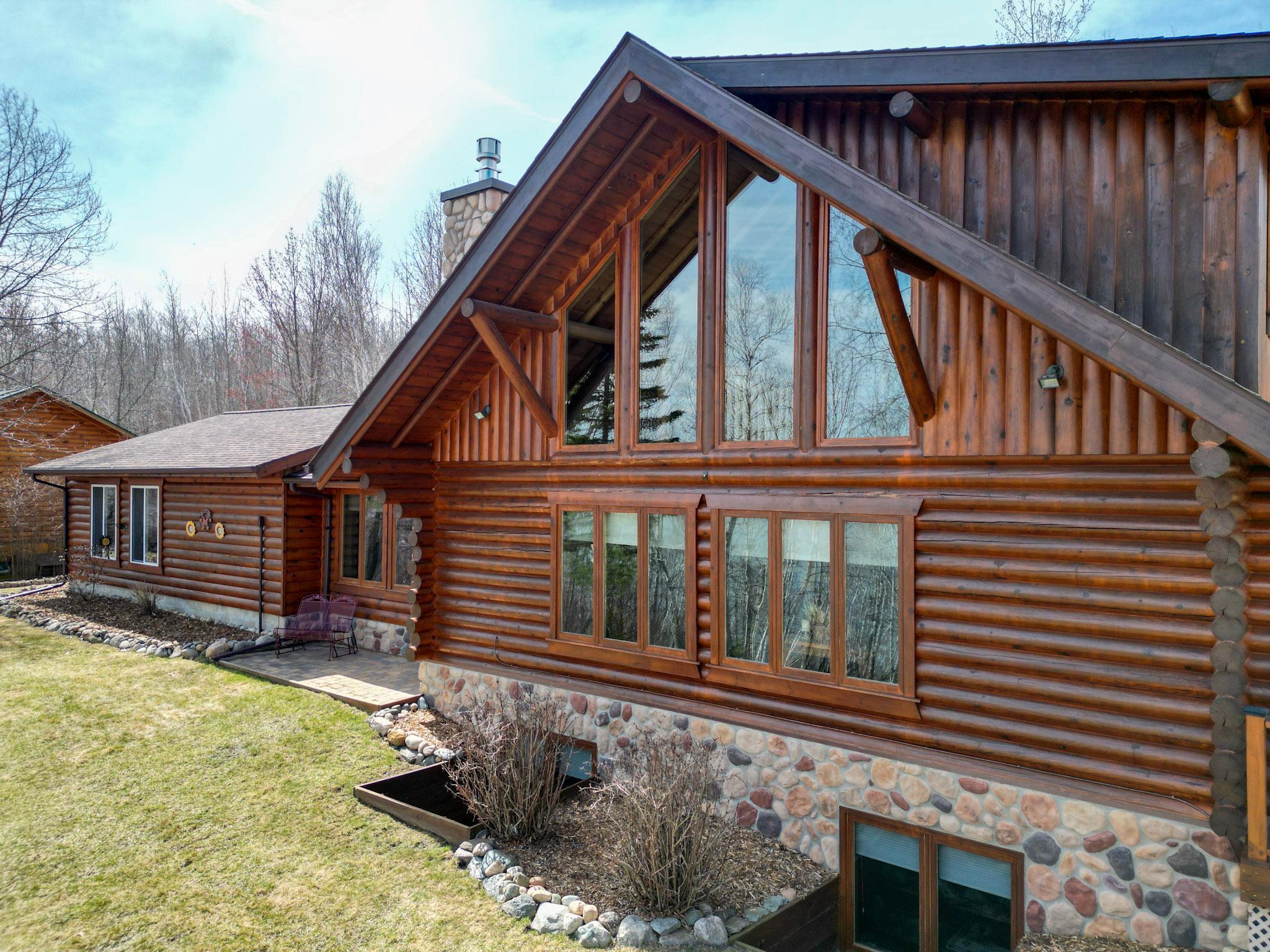 2004 single family home for sale at 19605 Jigsaw Drive in Park Rapids, MN — 2 bed, 3 bath (photo 6 of 57)