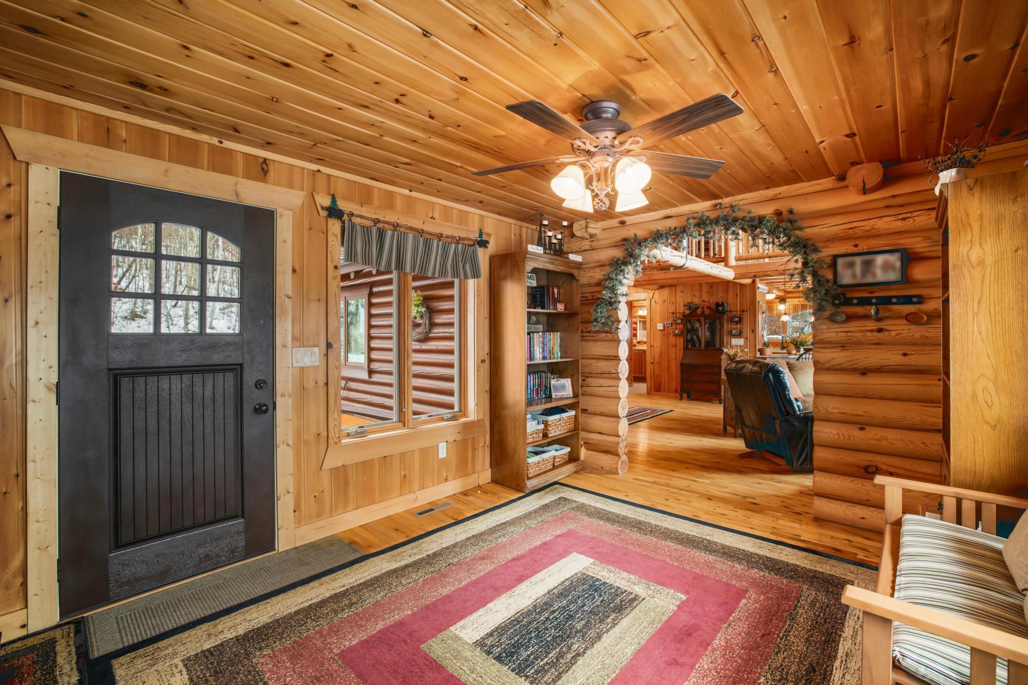2004 single family home for sale at 19605 Jigsaw Drive in Park Rapids, MN — 2 bed, 3 bath (photo 9 of 57)