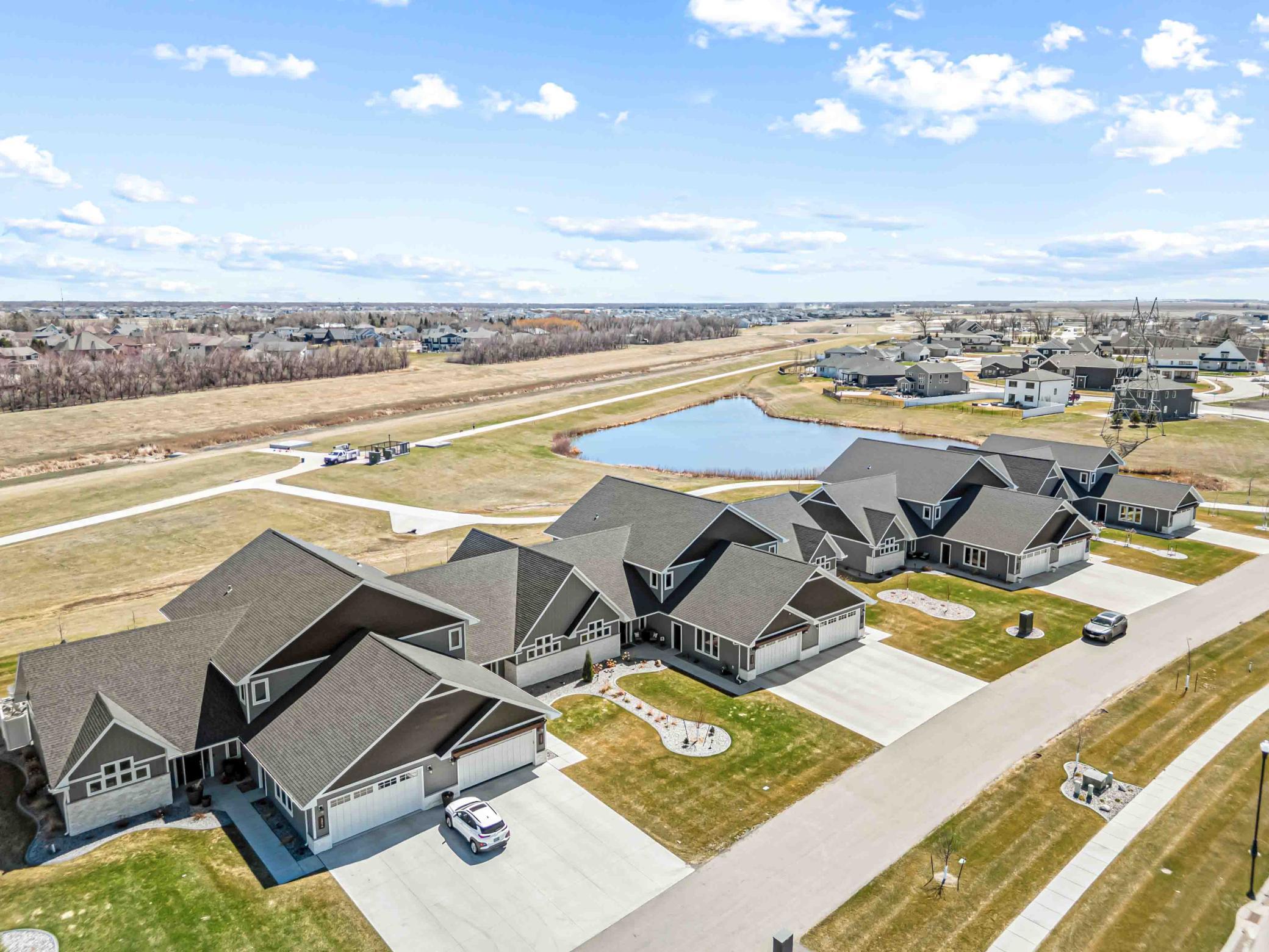 2021 townhouse for sale at 5900 31st Street S in Fargo, ND — 3 bed, 3 bath (photo 4 of 68)