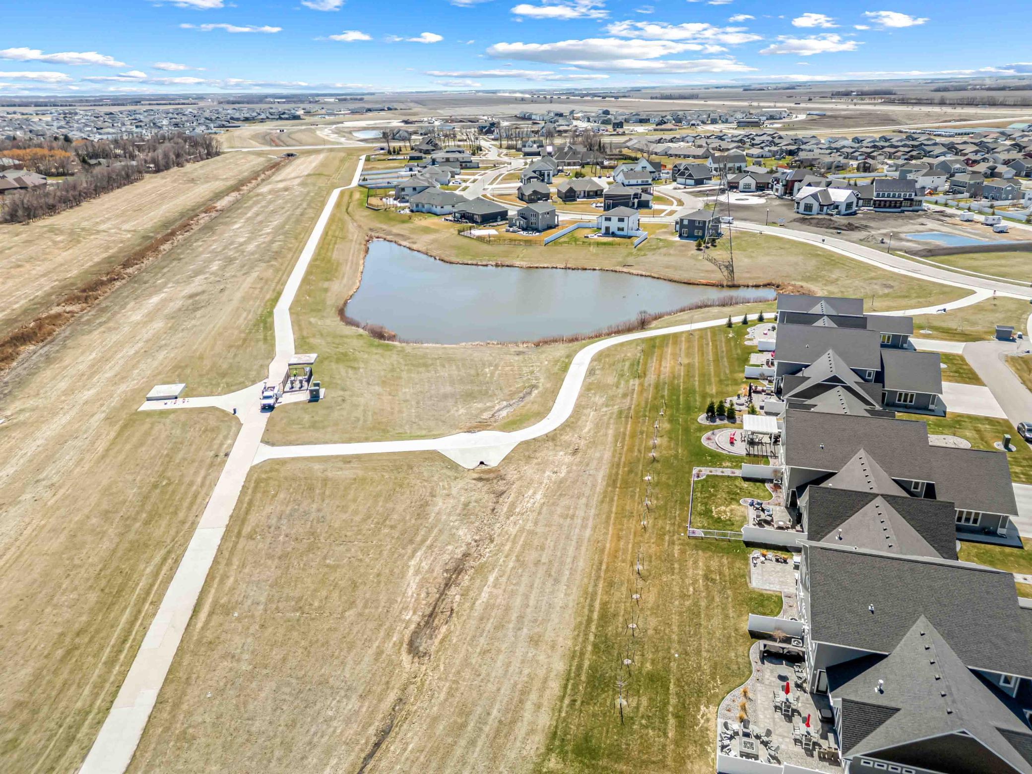 2021 townhouse for sale at 5900 31st Street S in Fargo, ND — 3 bed, 3 bath (photo 8 of 68)