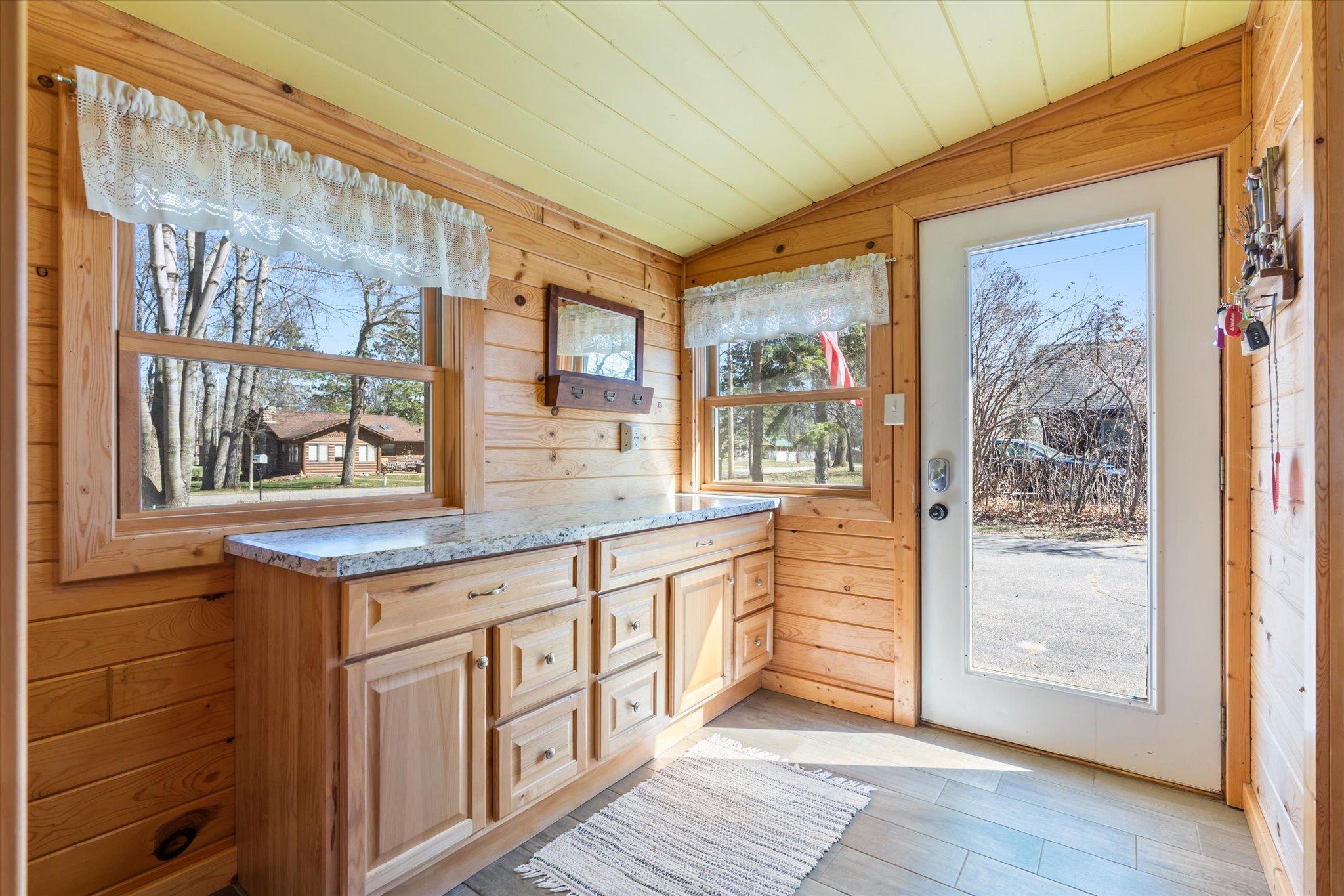 1965 single family home for sale at 30355 N Birchwood Drive in Breezy Point, MN — 3 bed, 1 bath (photo 2 of 32)