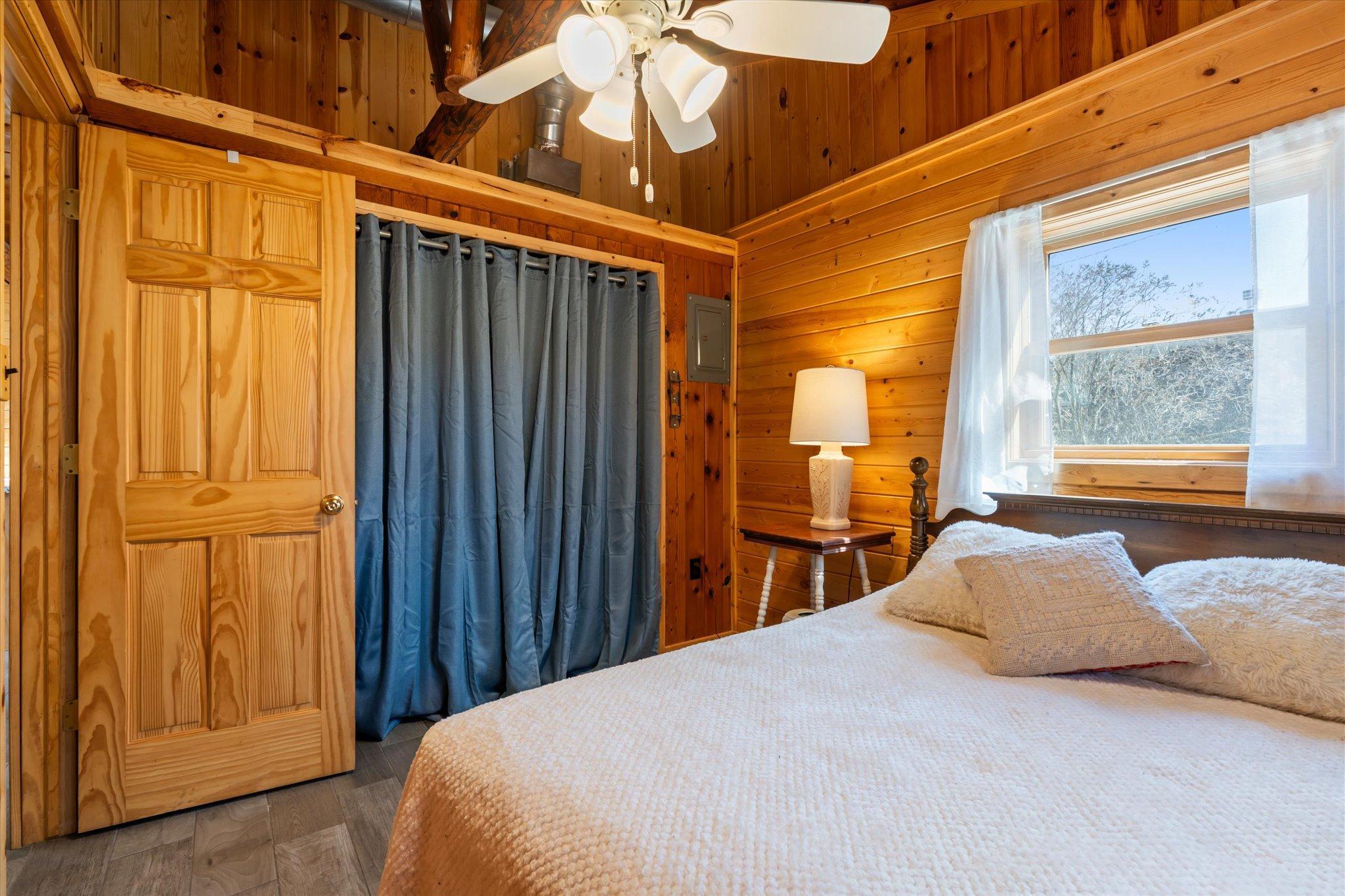1965 single family home for sale at 30355 N Birchwood Drive in Breezy Point, MN — 3 bed, 1 bath (photo 14 of 32)