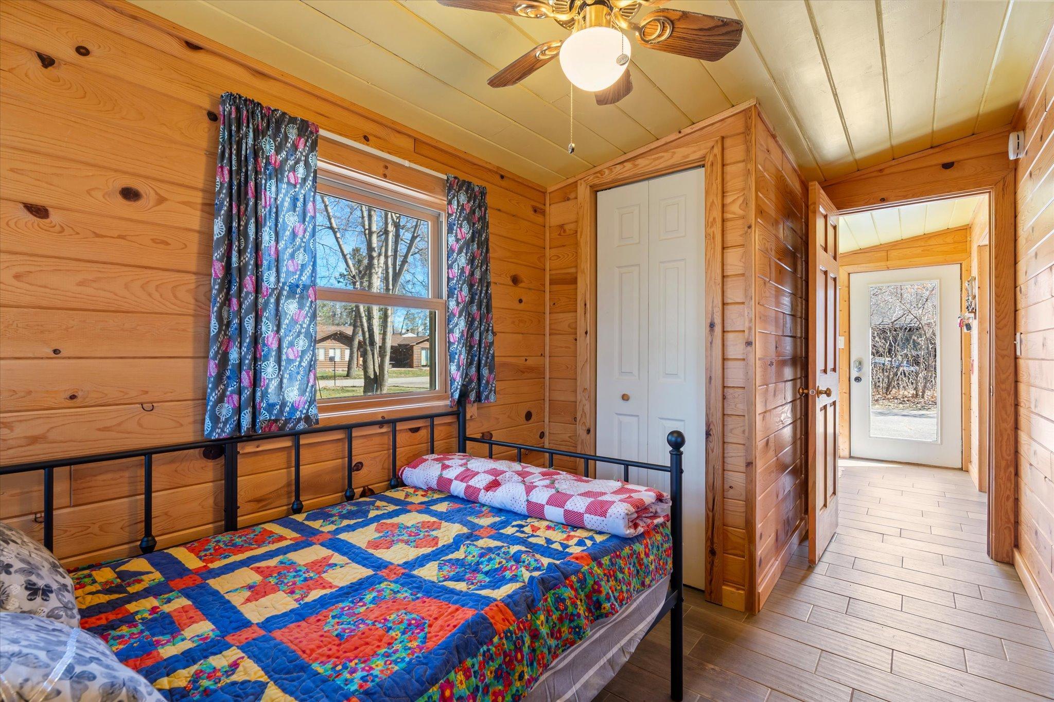 1965 single family home for sale at 30355 N Birchwood Drive in Breezy Point, MN — 3 bed, 1 bath (photo 16 of 32)
