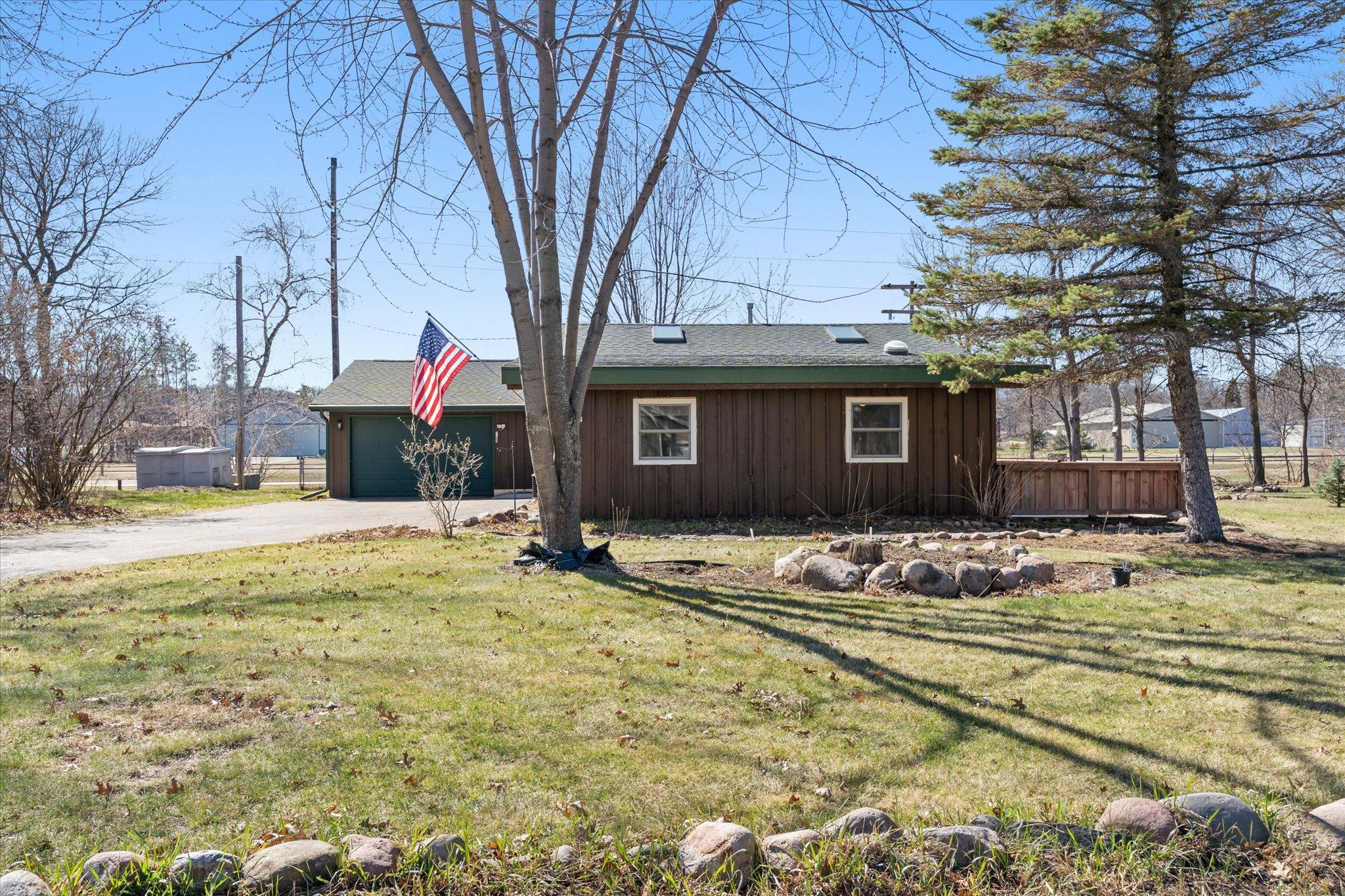 1965 single family home for sale at 30355 N Birchwood Drive in Breezy Point, MN — 3 bed, 1 bath (photo 17 of 32)
