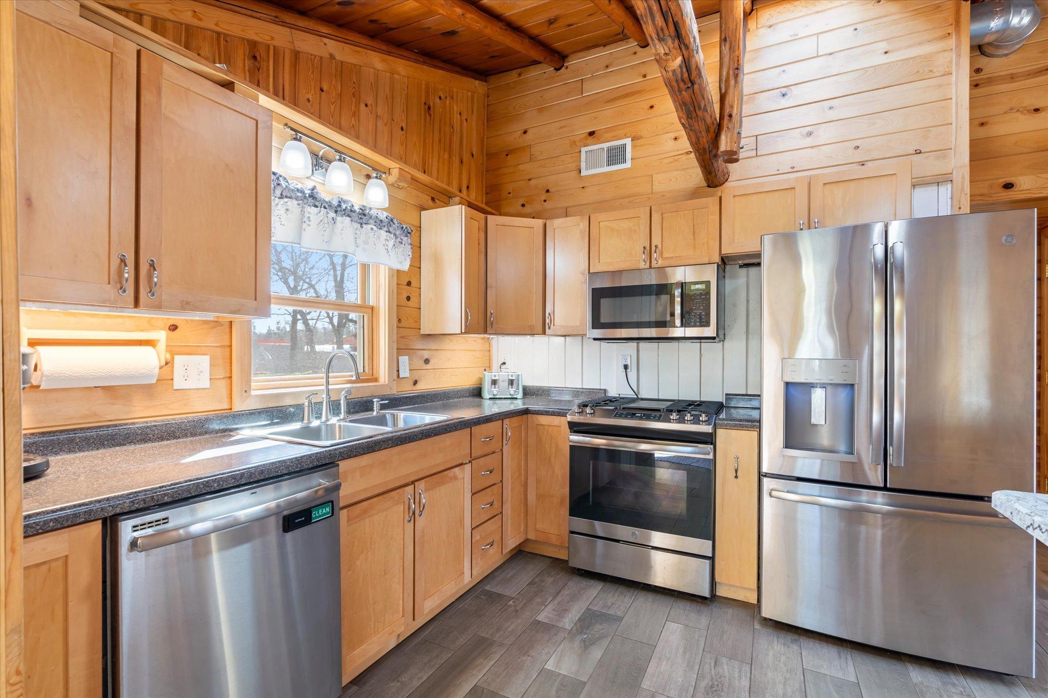 1965 single family home for sale at 30355 N Birchwood Drive in Breezy Point, MN — 3 bed, 1 bath (photo 3 of 32)