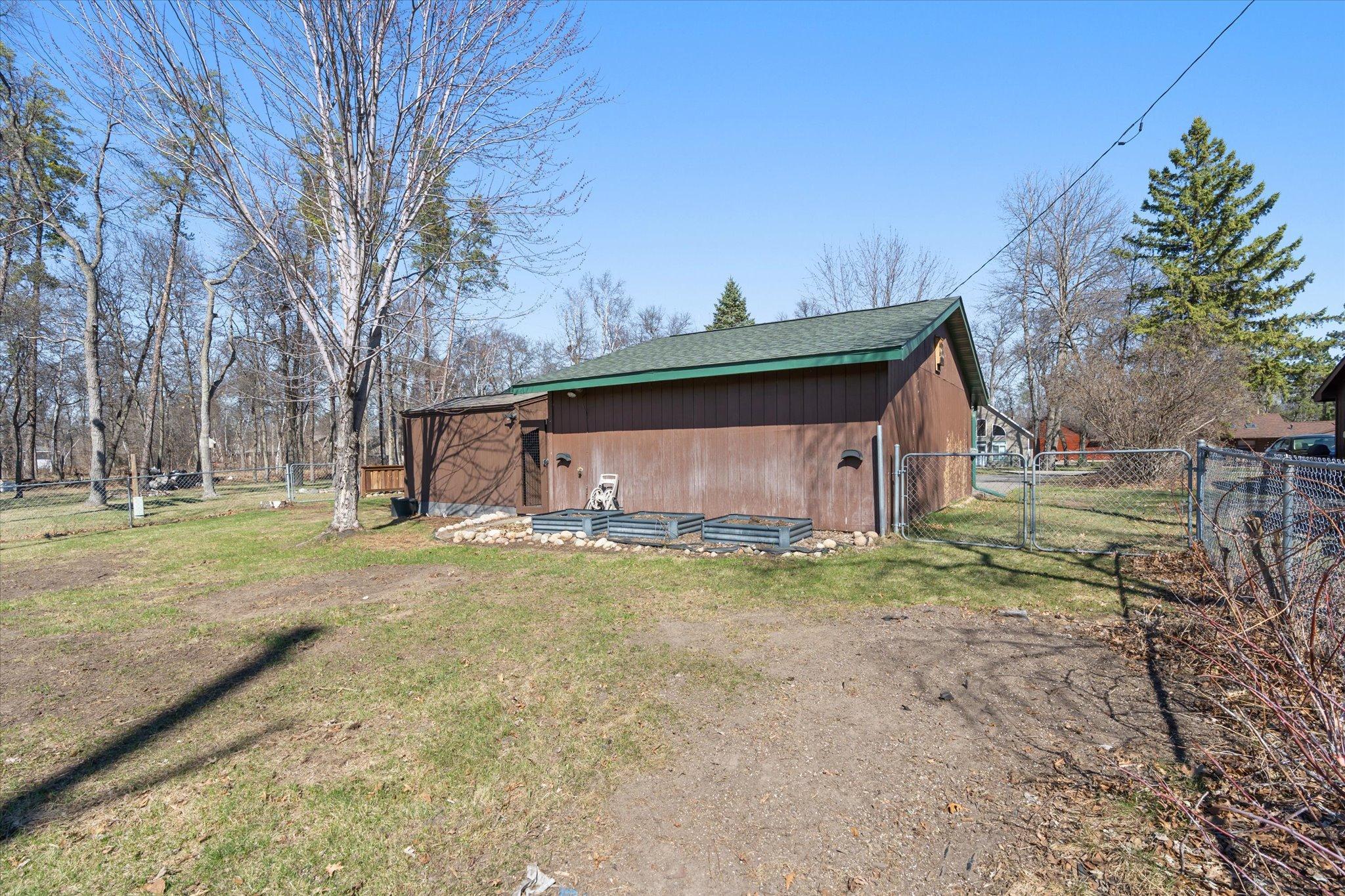 1965 single family home for sale at 30355 N Birchwood Drive in Breezy Point, MN — 3 bed, 1 bath (photo 22 of 32)
