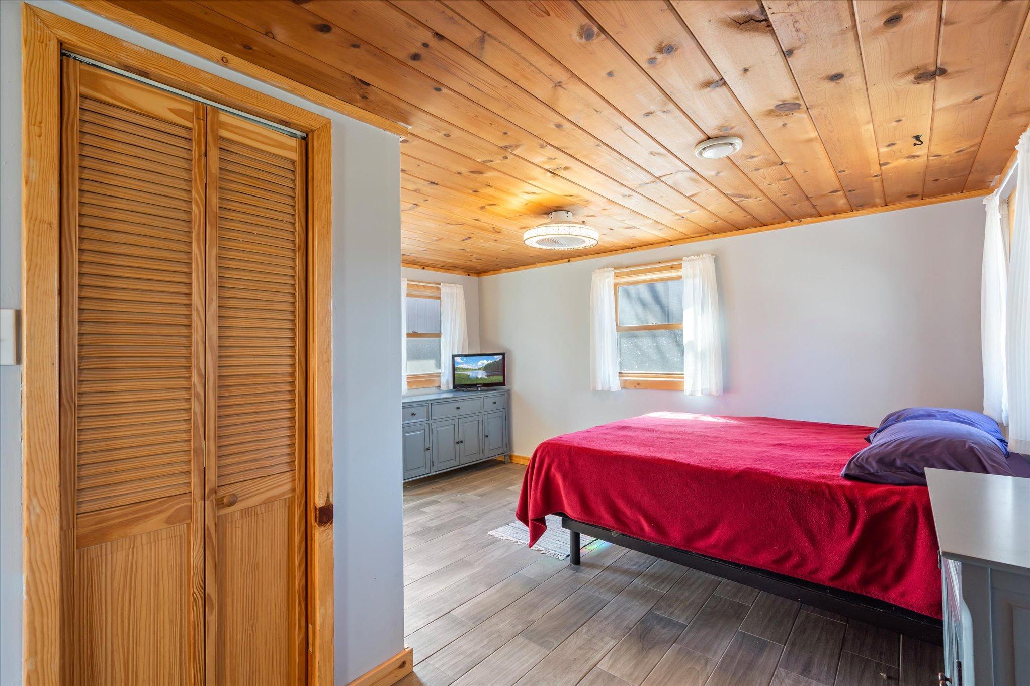 1965 single family home for sale at 30355 N Birchwood Drive in Breezy Point, MN — 3 bed, 1 bath (photo 8 of 32)