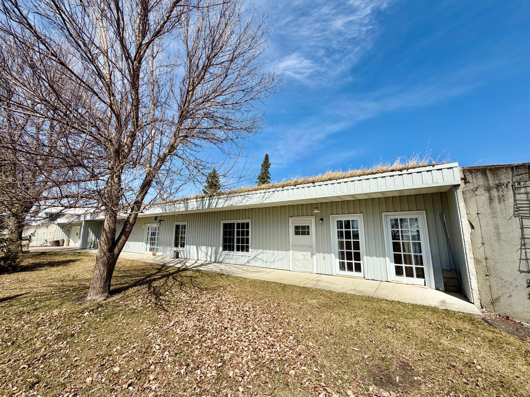 1993 single family home for sale at 43381 State Highway 11 in Roseau, MN — 3 bed, 1 bath (photo 2 of 7)