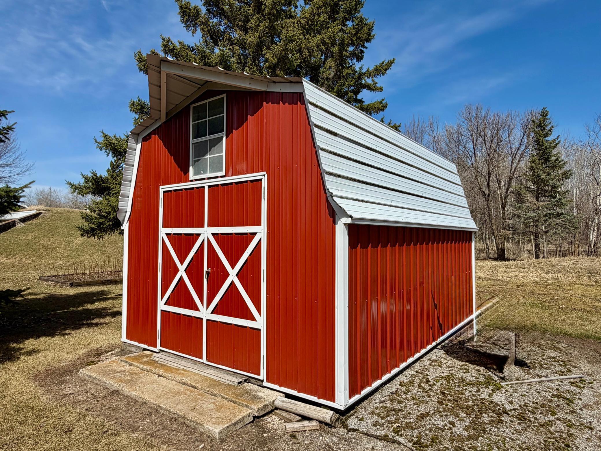 1993 single family home for sale at 43381 State Highway 11 in Roseau, MN — 3 bed, 1 bath (photo 7 of 7)