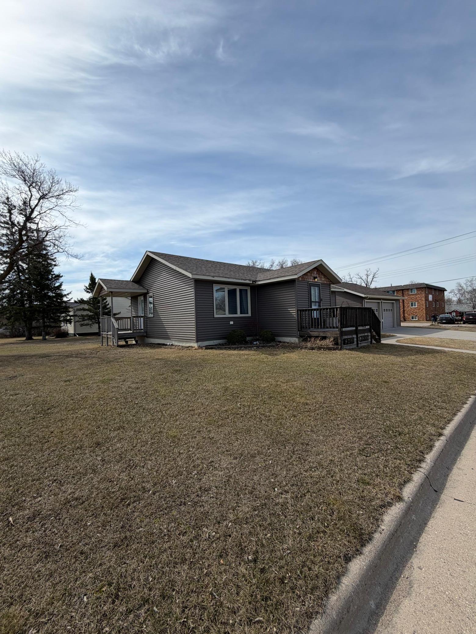 1952 single family home for sale at 601 Main Street S in Karlstad, MN — 3 bed, 1 bath (photo 2 of 6)
