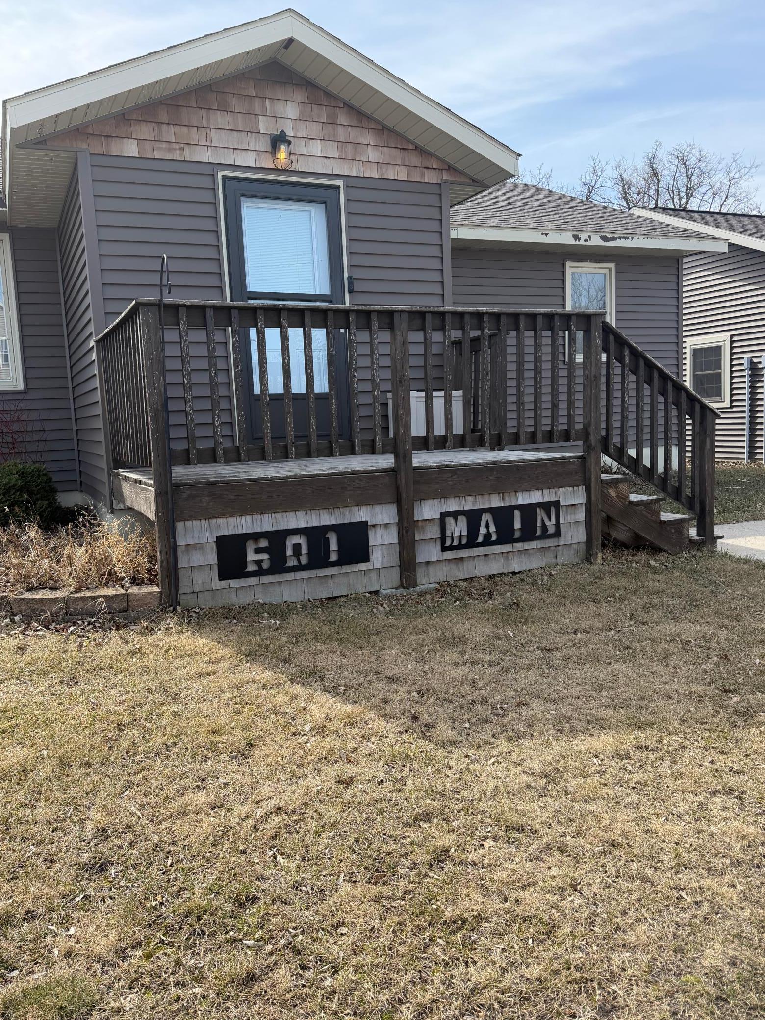 1952 single family home for sale at 601 Main Street S in Karlstad, MN — 3 bed, 1 bath (photo 3 of 6)
