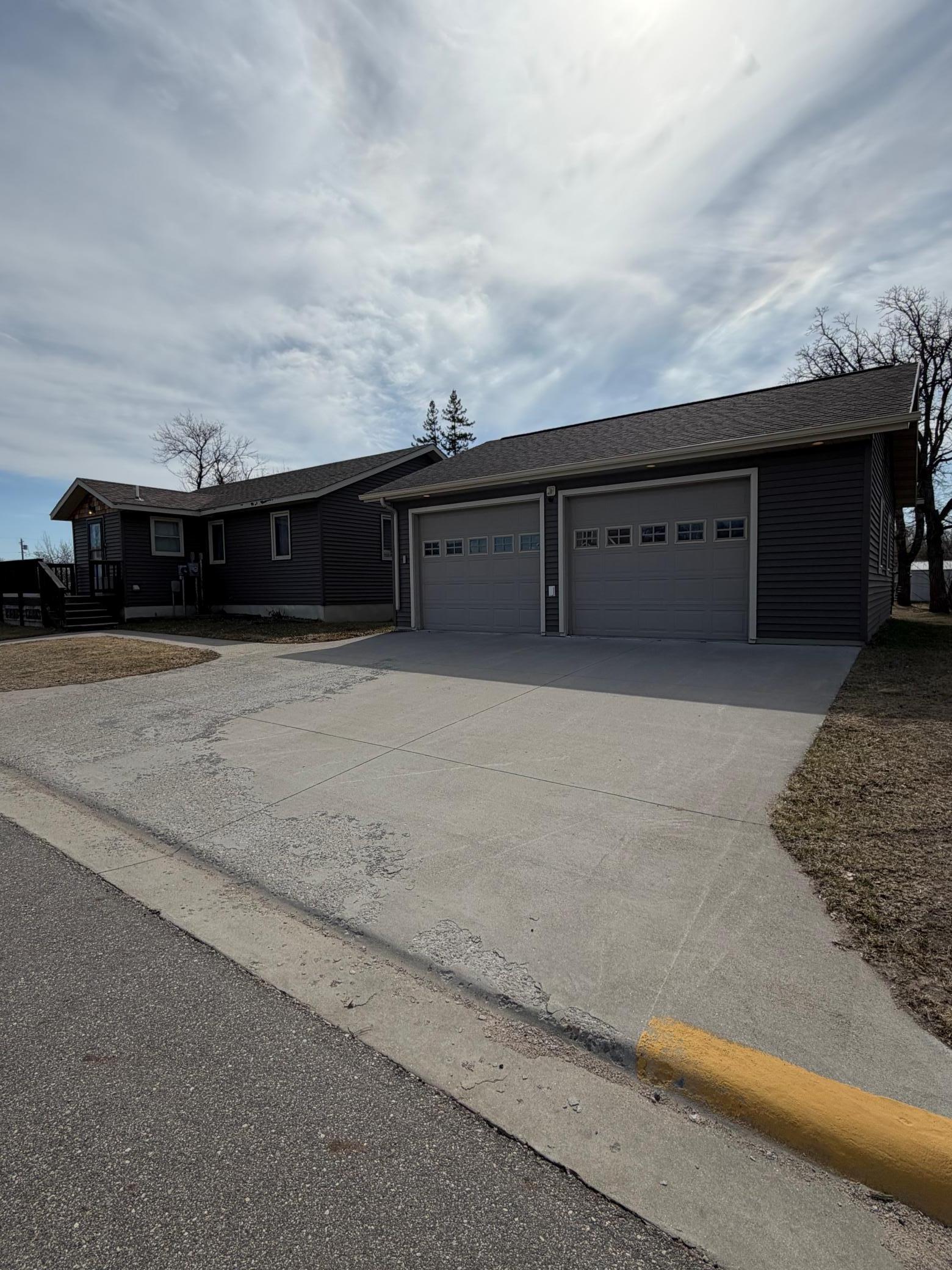1952 single family home for sale at 601 Main Street S in Karlstad, MN — 3 bed, 1 bath (photo 4 of 6)