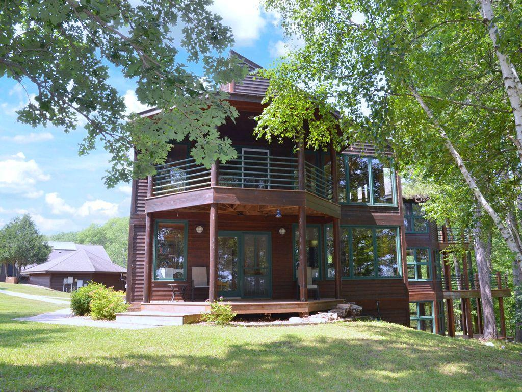 1993 single family home for sale at 27620 Island View Drive in Park Rapids, MN — 5 bed, 6 bath (photo 2 of 52)