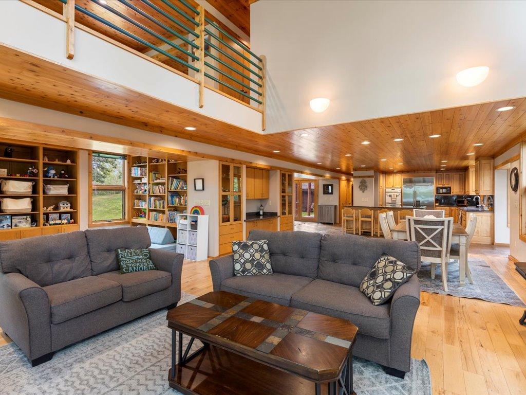 1993 single family home for sale at 27620 Island View Drive in Park Rapids, MN — 5 bed, 6 bath (photo 23 of 52)