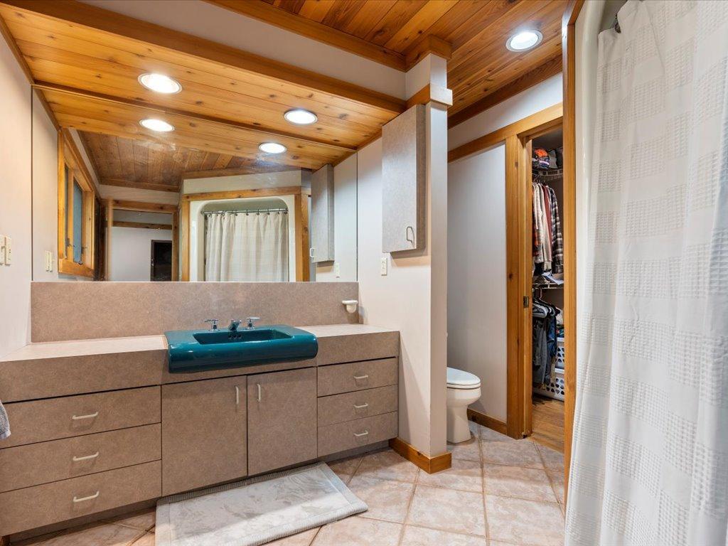 1993 single family home for sale at 27620 Island View Drive in Park Rapids, MN — 5 bed, 6 bath (photo 27 of 52)