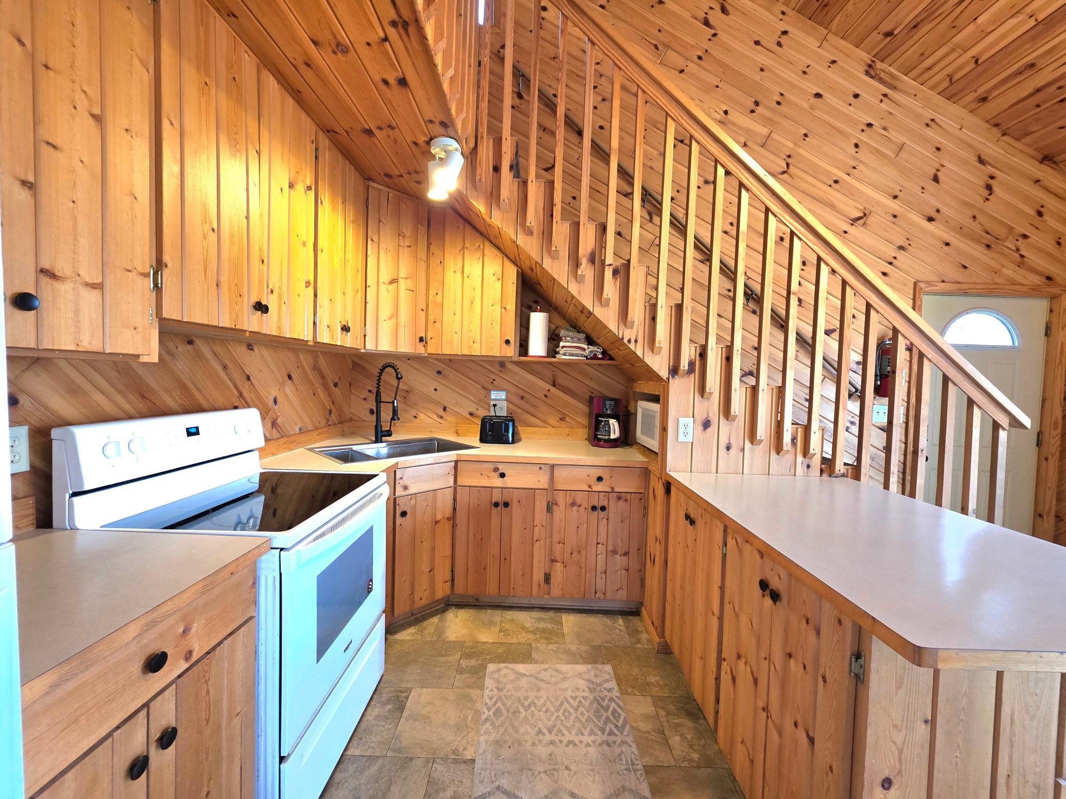 2000 single family home for sale at 2359 US Highway 10, Unit 15 in Detroit Lakes, MN — 4 bed, 2 bath (photo 11 of 27)