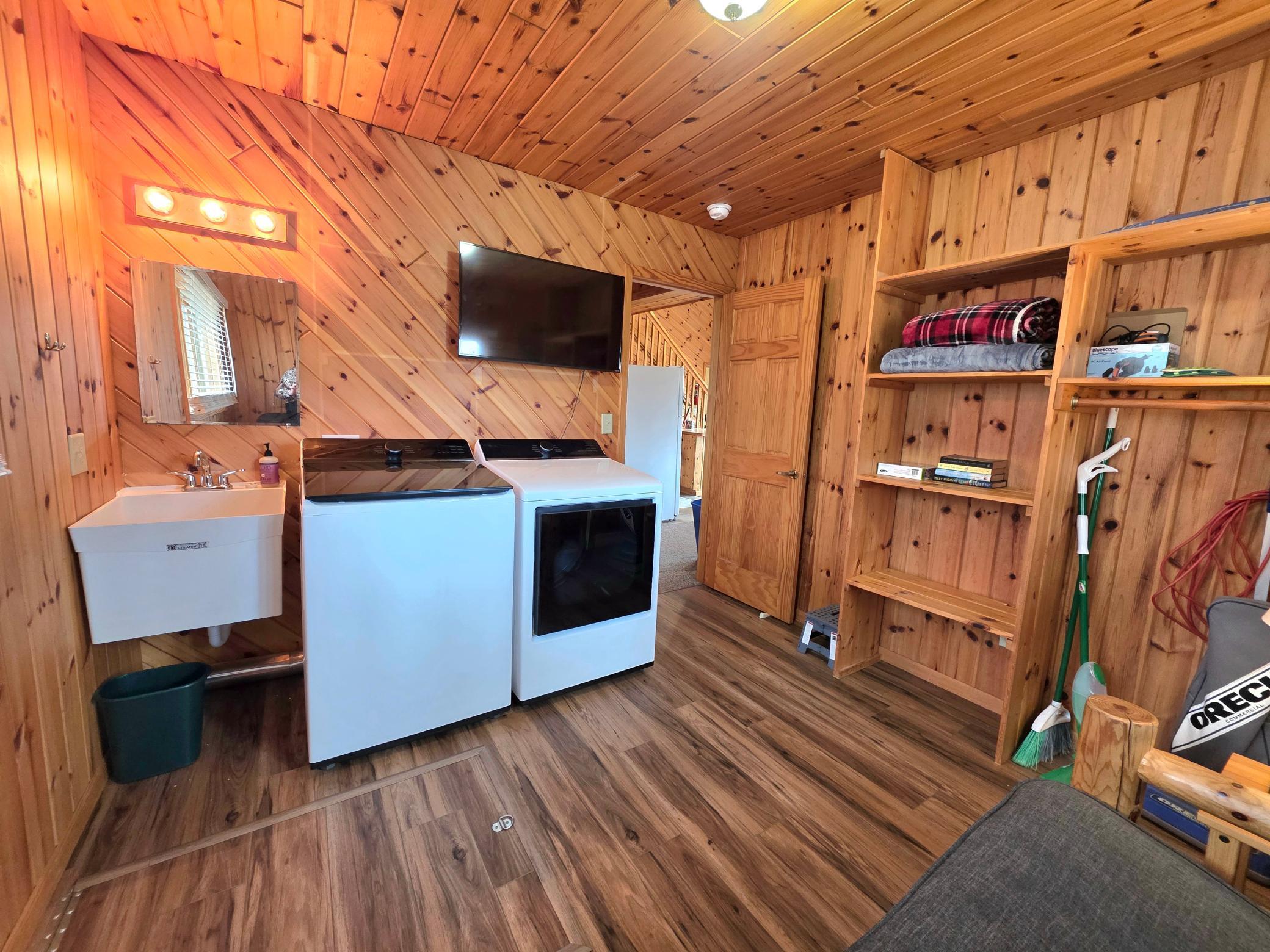 2000 single family home for sale at 2359 US Highway 10, Unit 15 in Detroit Lakes, MN — 4 bed, 2 bath (photo 12 of 27)